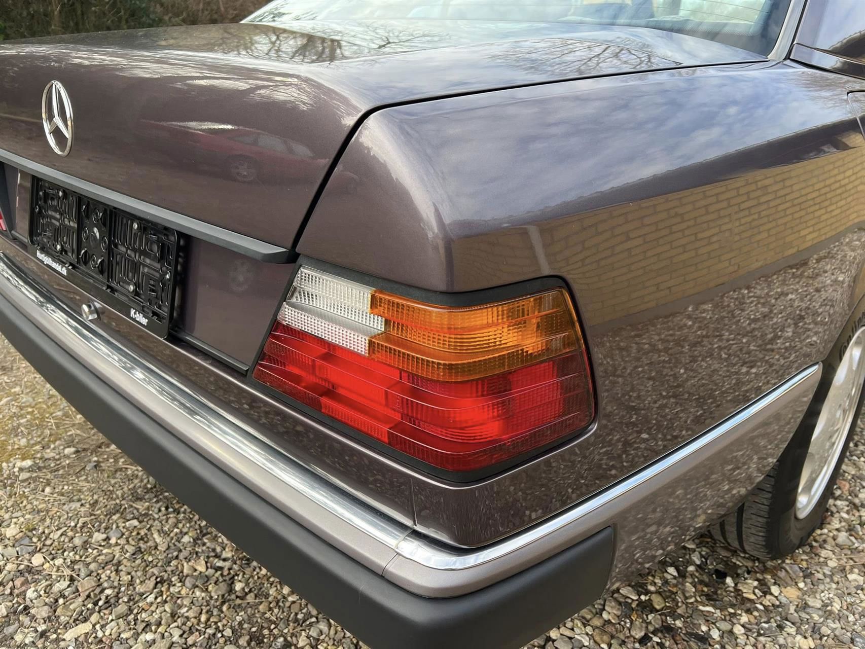 Billede af Mercedes-Benz 230E 2,3 132HK