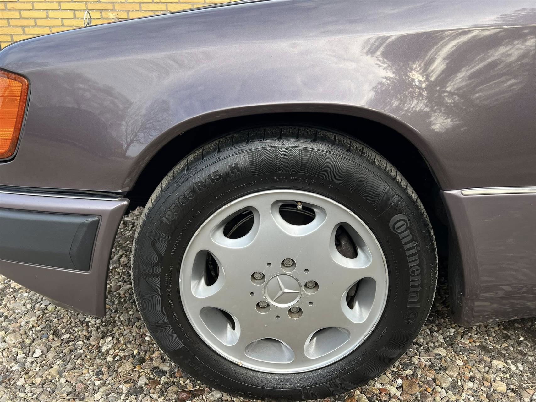 Billede af Mercedes-Benz 230E 2,3 132HK