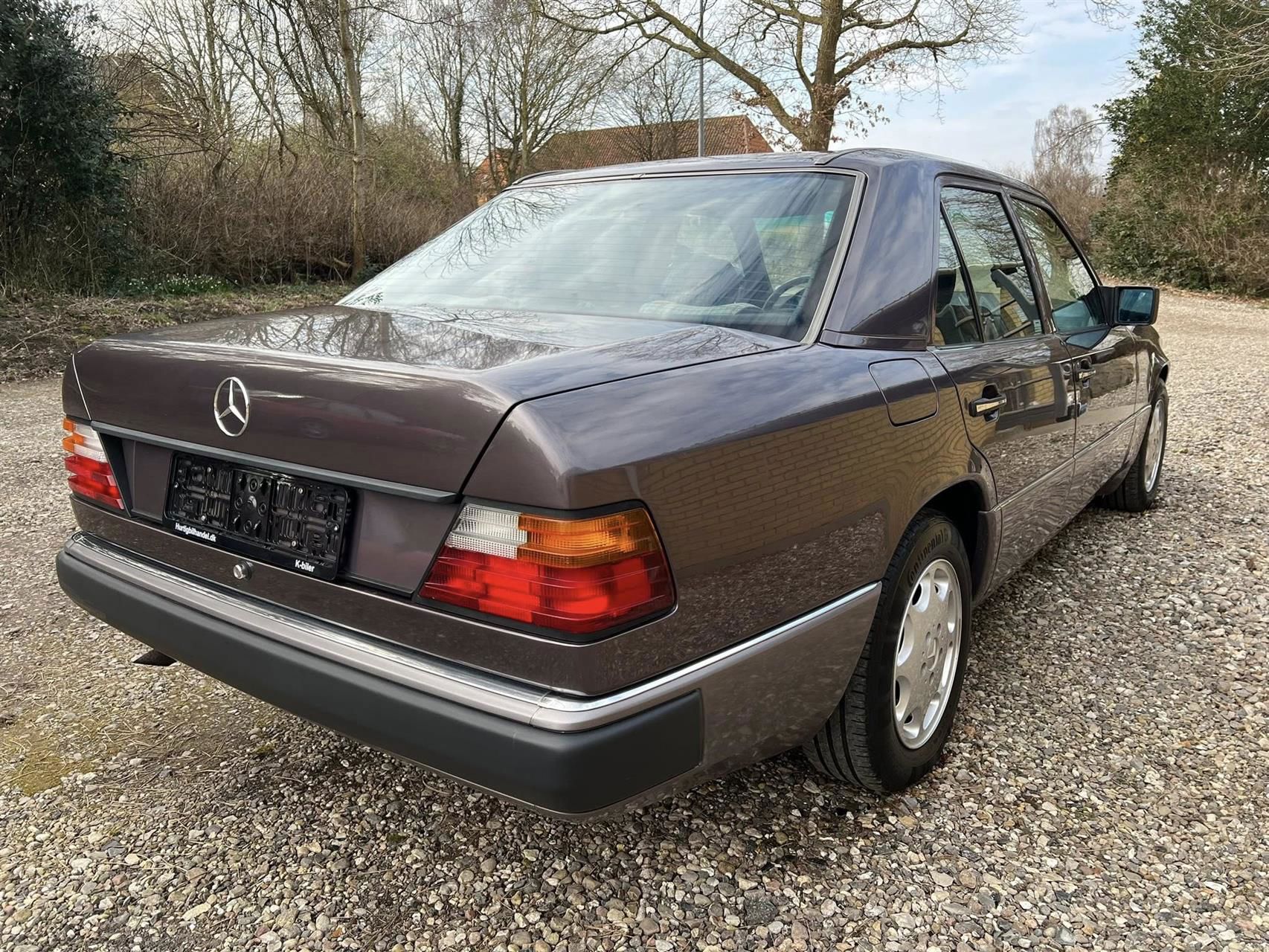 Billede af Mercedes-Benz 230E 2,3 132HK