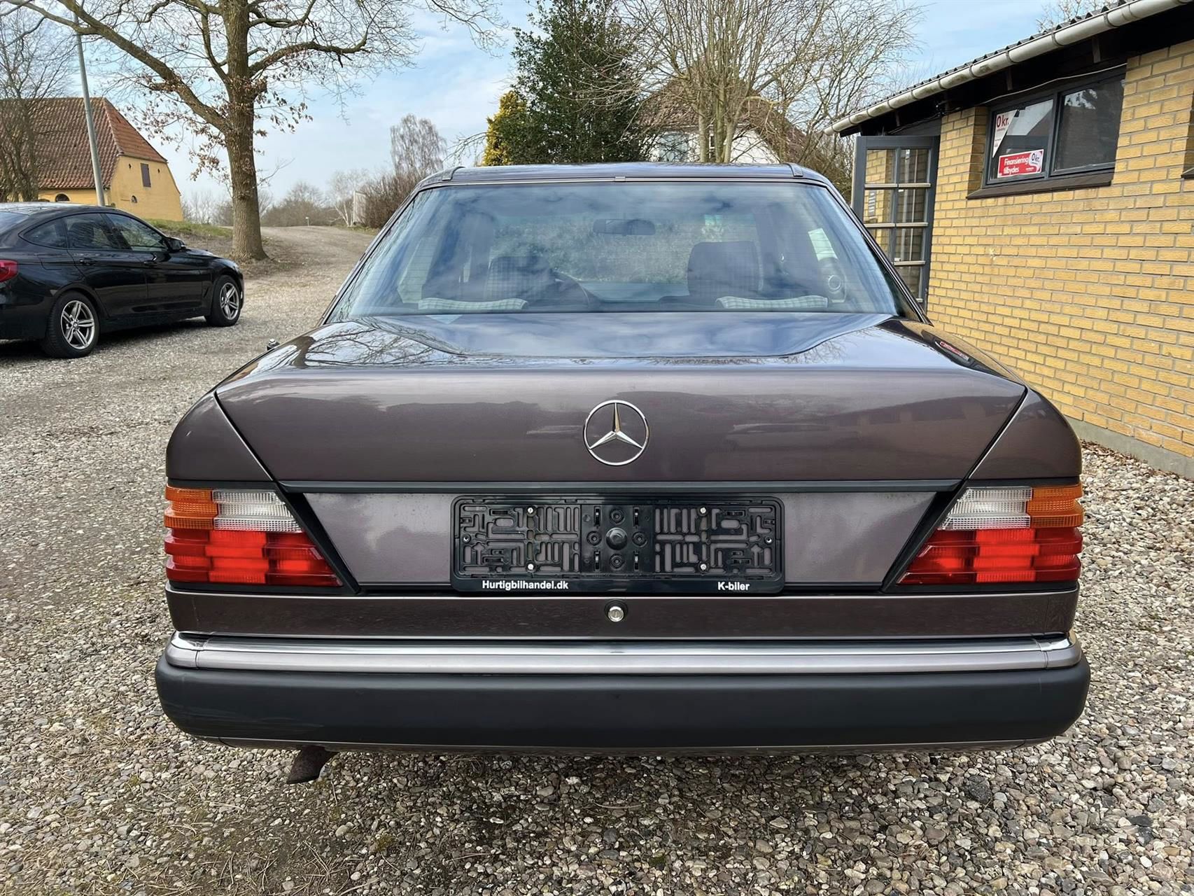 Billede af Mercedes-Benz 230E 2,3 132HK