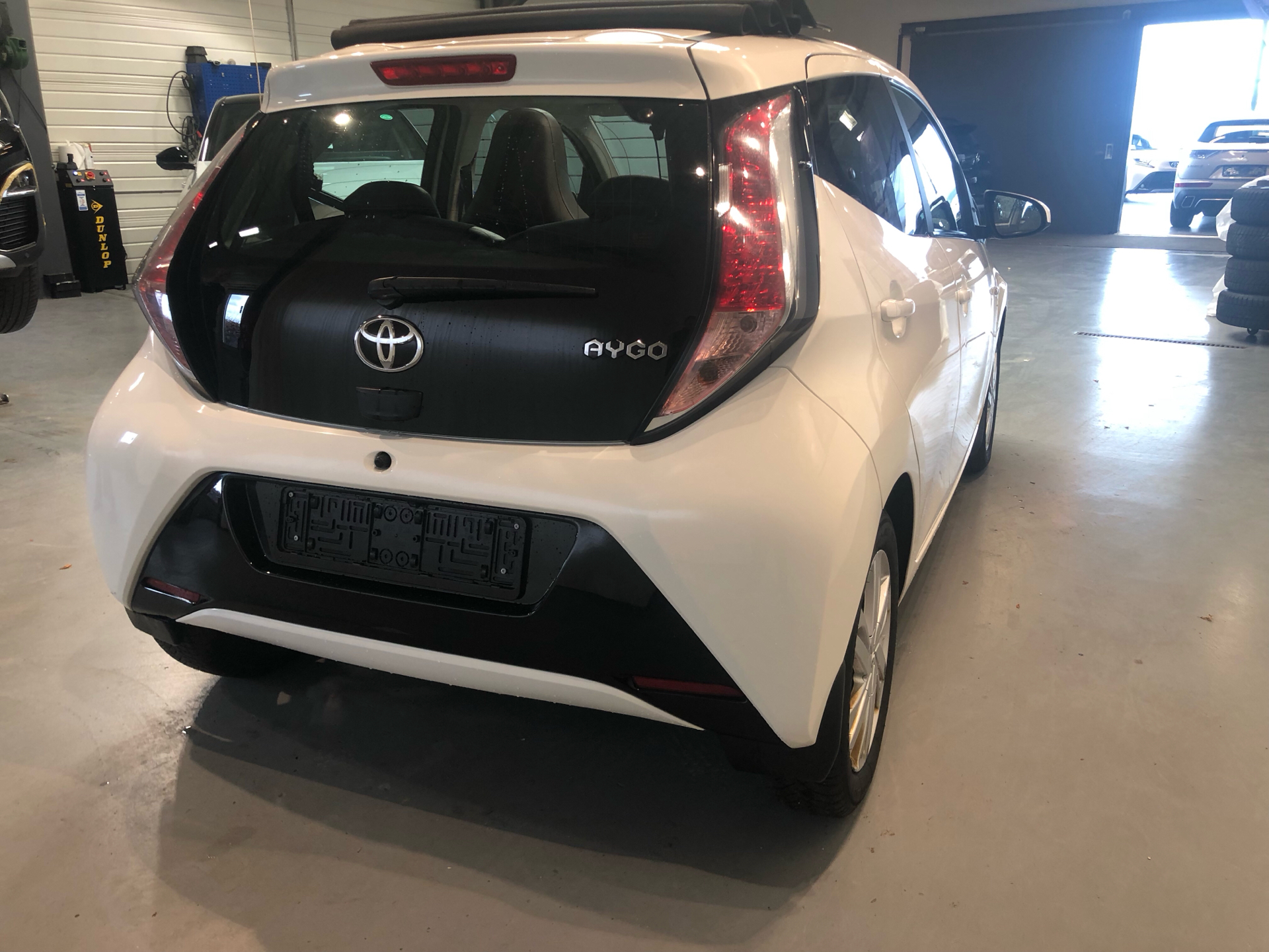 Billede af Toyota Aygo 1,0 VVT-I X-Wave Sky 69HK 5d