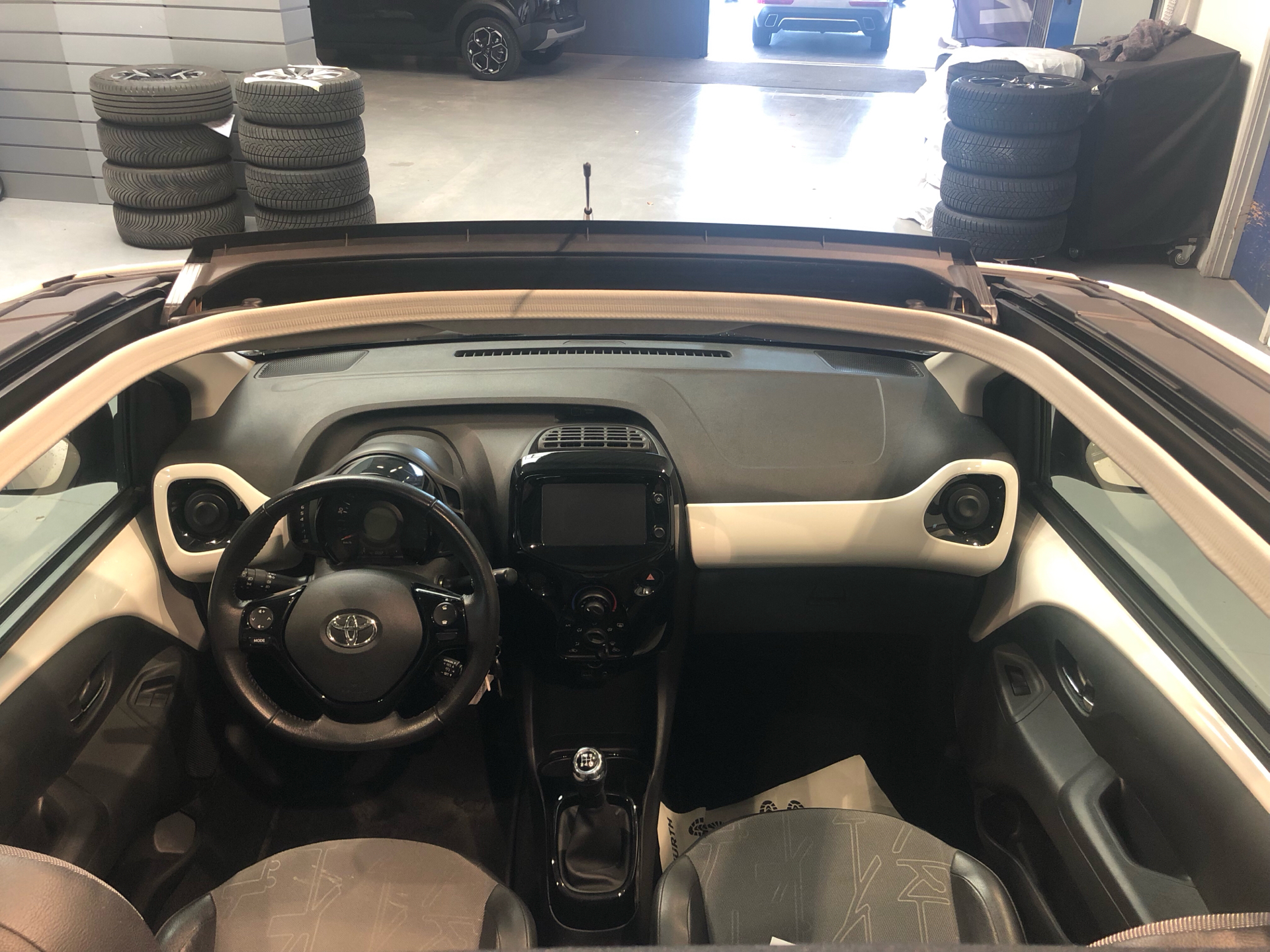 Billede af Toyota Aygo 1,0 VVT-I X-Wave Sky 69HK 5d