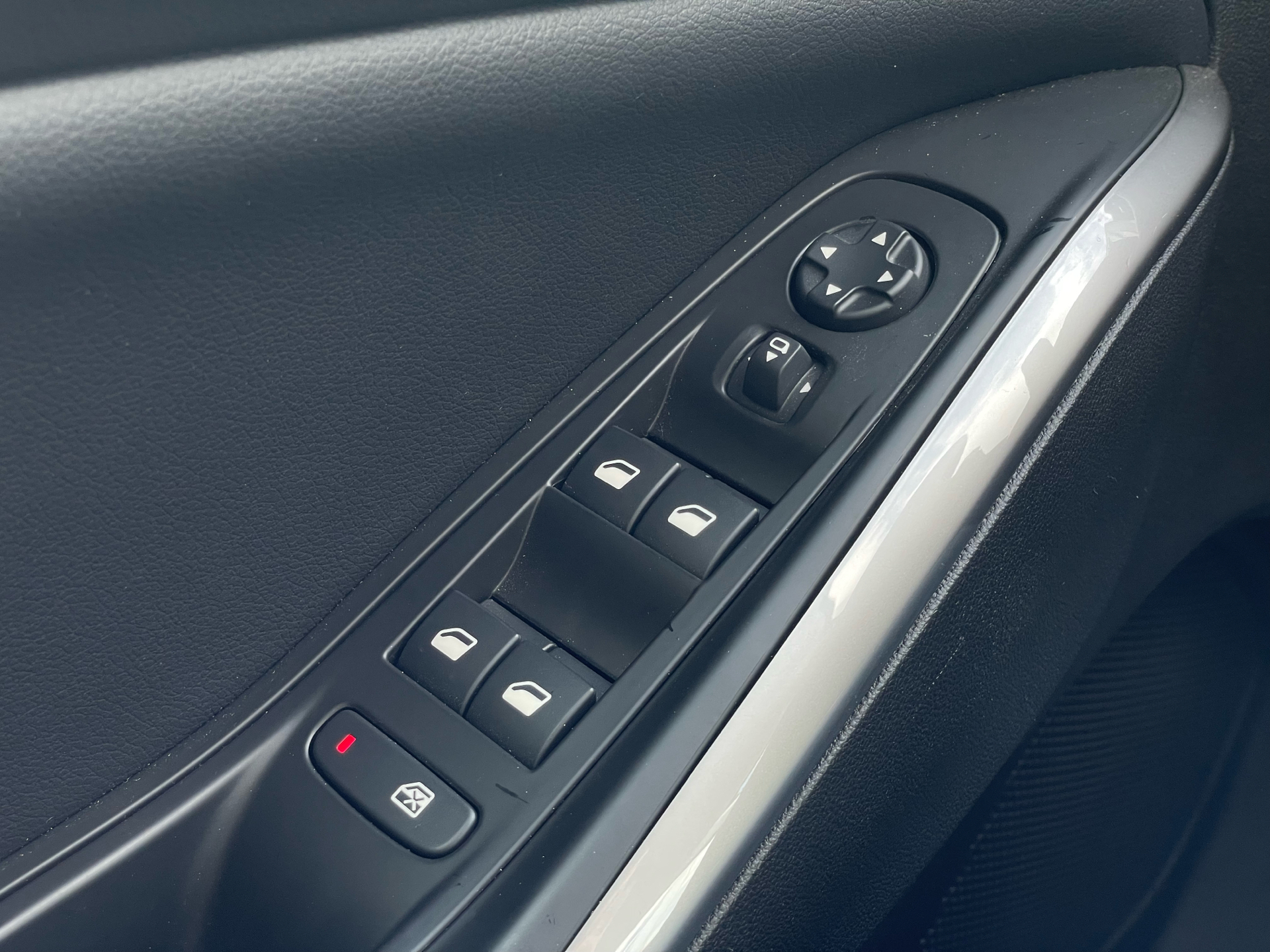 Billede af Opel Grandland 1,6 PHEV  Plugin-hybrid GSE AWD 300HK 5d 8g Aut.