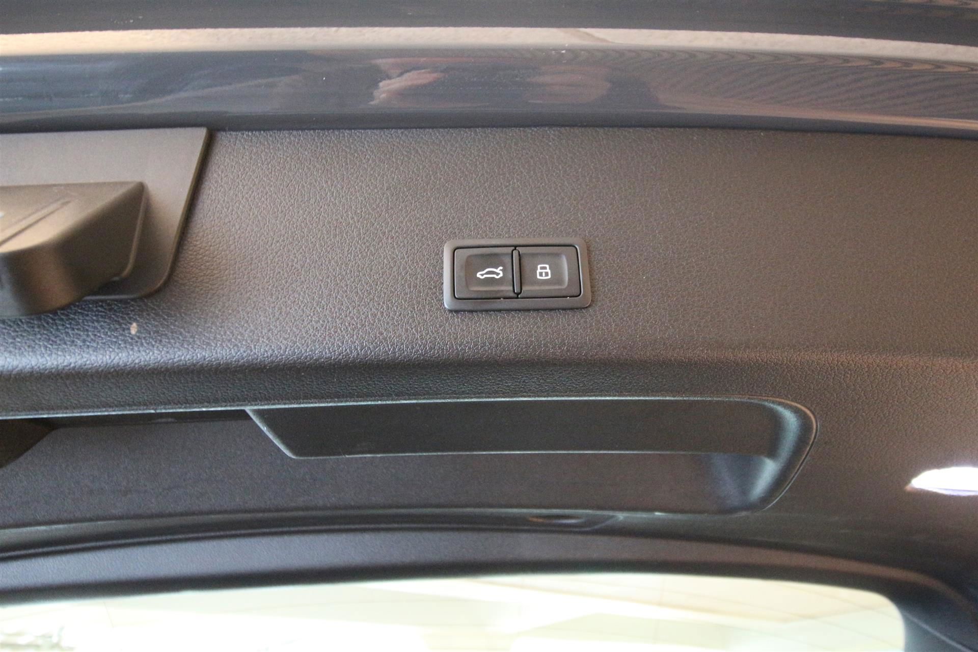 Billede af Audi Q8 50 E-tron Prestige Quattro 340HK 5d Aut.