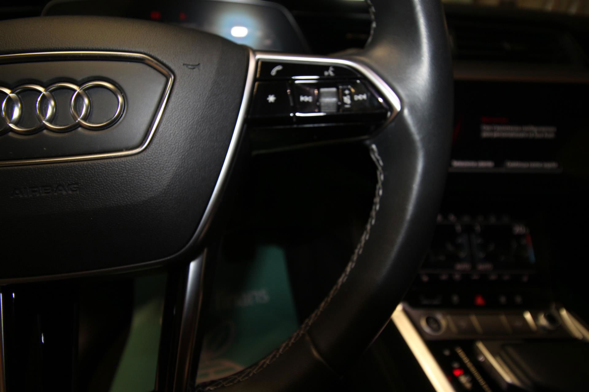 Billede af Audi Q8 50 E-tron Prestige Quattro 340HK 5d Aut.