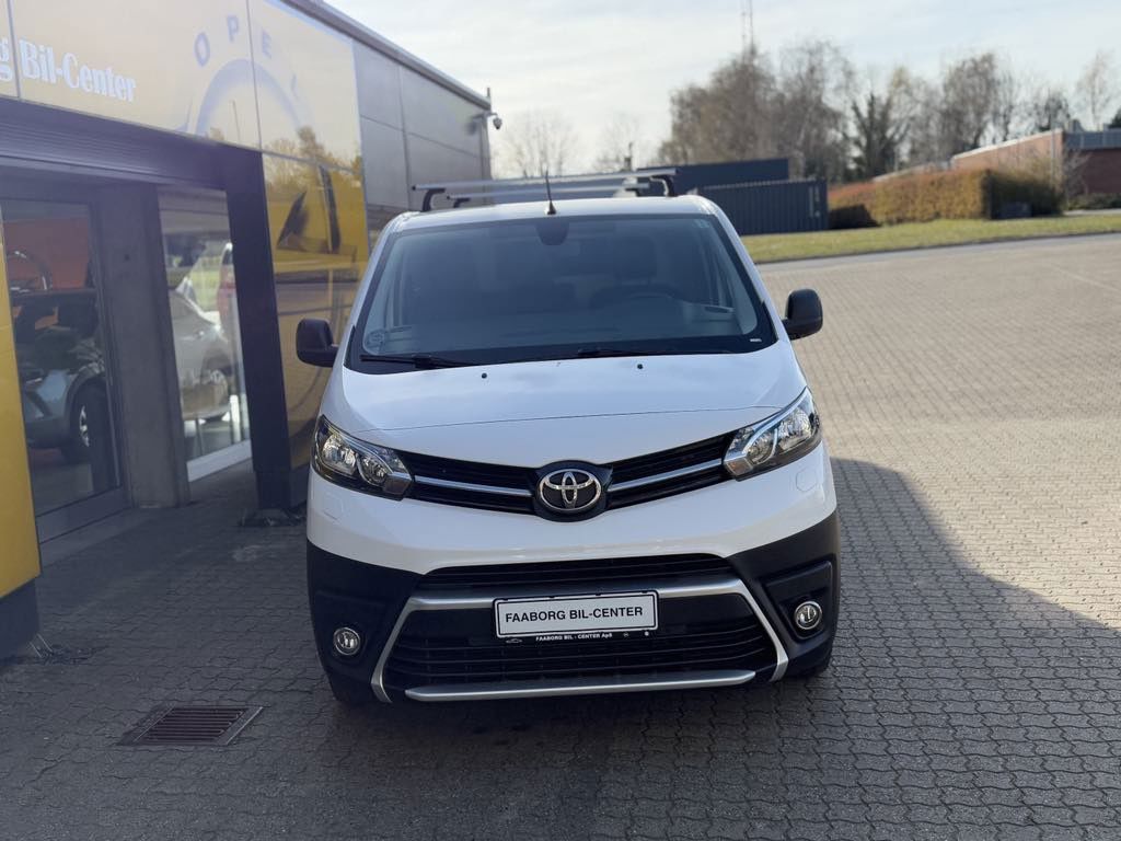 Billede af Toyota Proace Long 2,0 D Comfort Masterpakke 120HK Van 8g Aut.