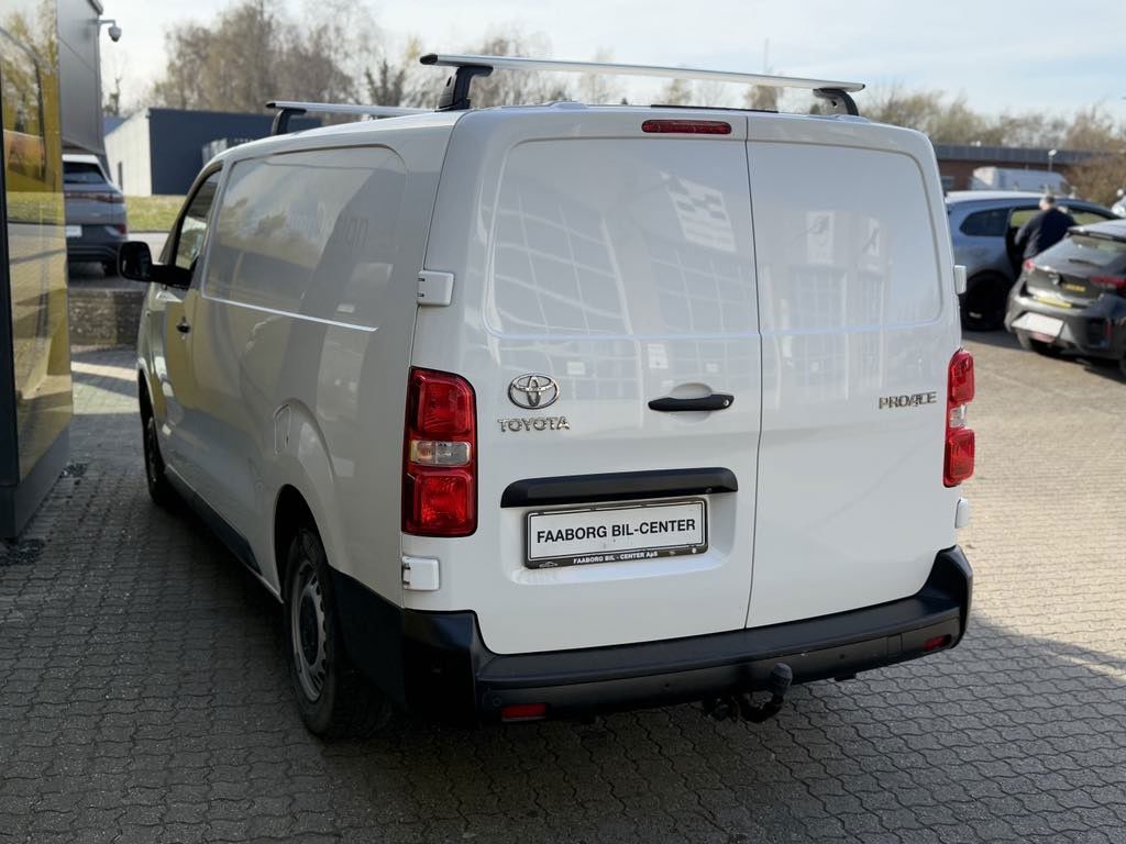 Billede af Toyota Proace Long 2,0 D Comfort Masterpakke 120HK Van 8g Aut.