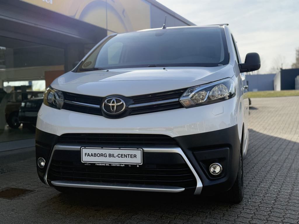 Billede af Toyota Proace Long 2,0 D Comfort Masterpakke 120HK Van 8g Aut.