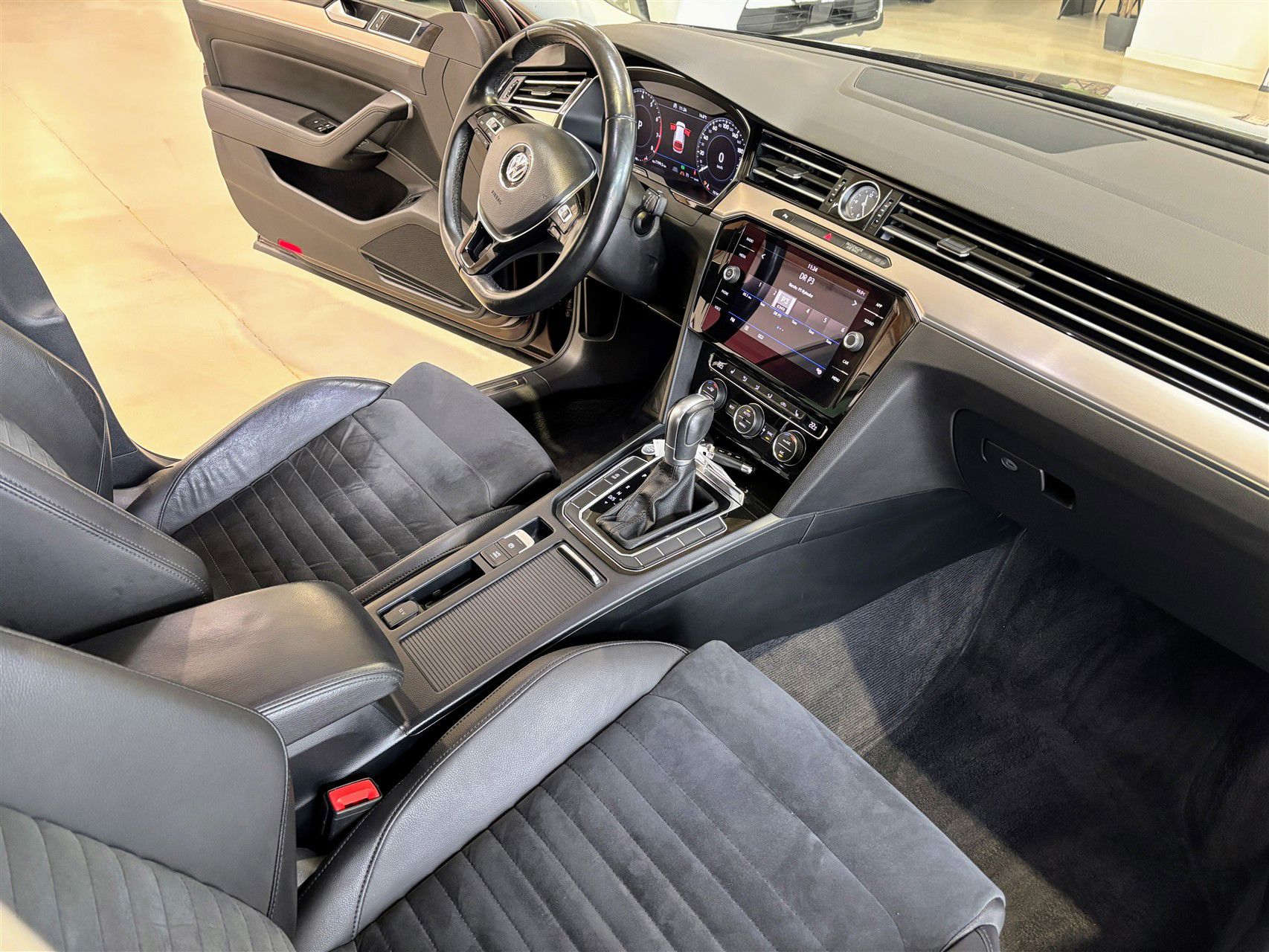 Billede af VW Passat Variant 1,4 TSI BMT ACT Highline Premium DSG 150HK Van 7g Aut.