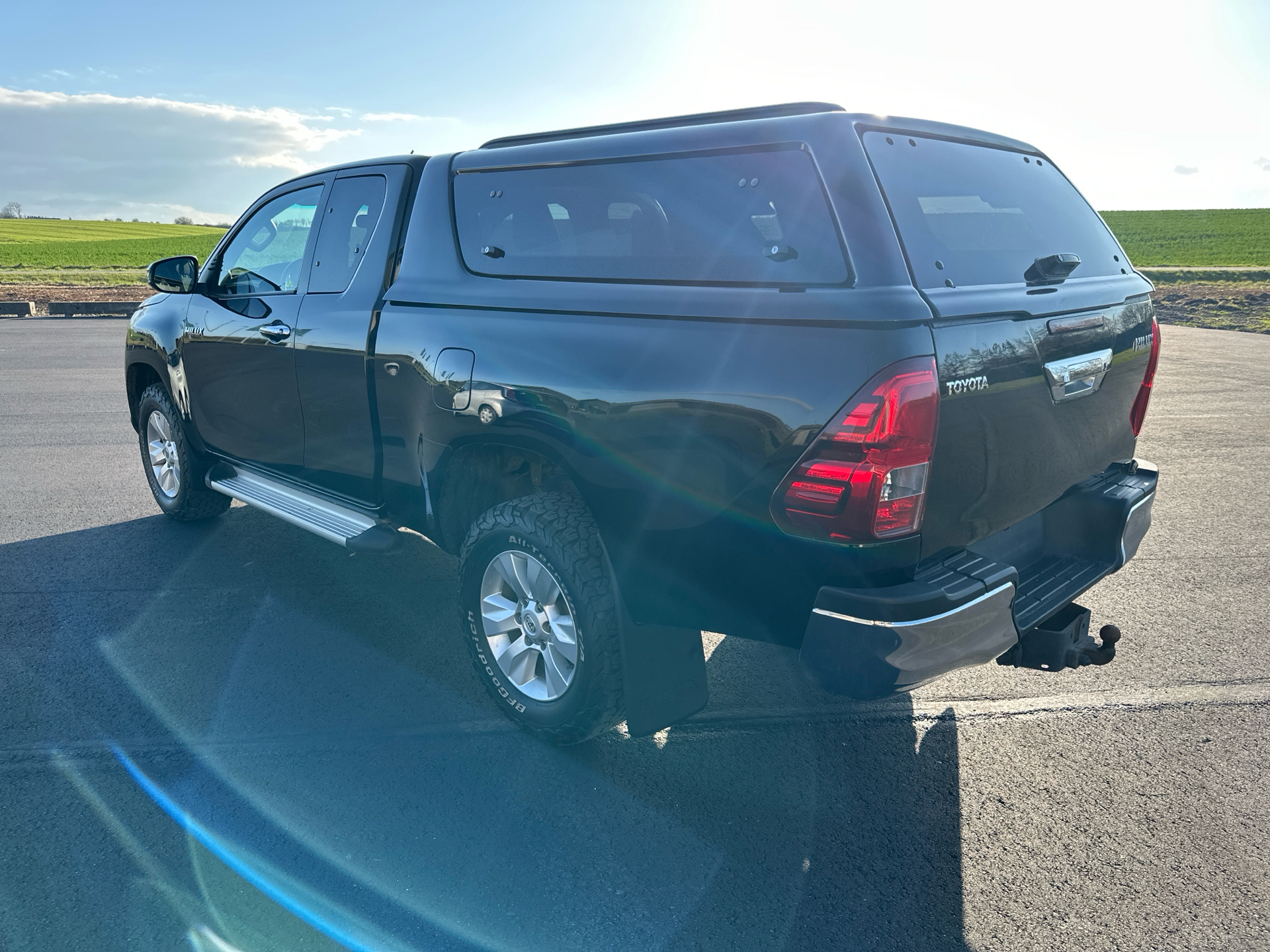 Billede af Toyota HiLux Extra Cab 2,4 D-4D T3 4x4 150HK Pick-Up 6g