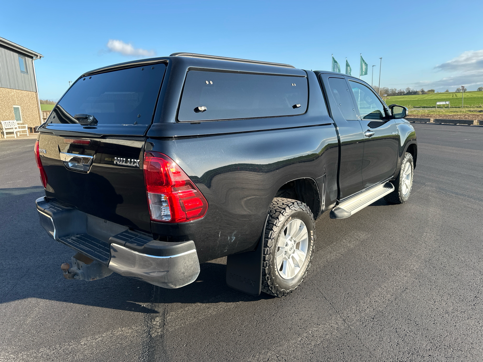 Billede af Toyota HiLux Extra Cab 2,4 D-4D T3 4x4 150HK Pick-Up 6g