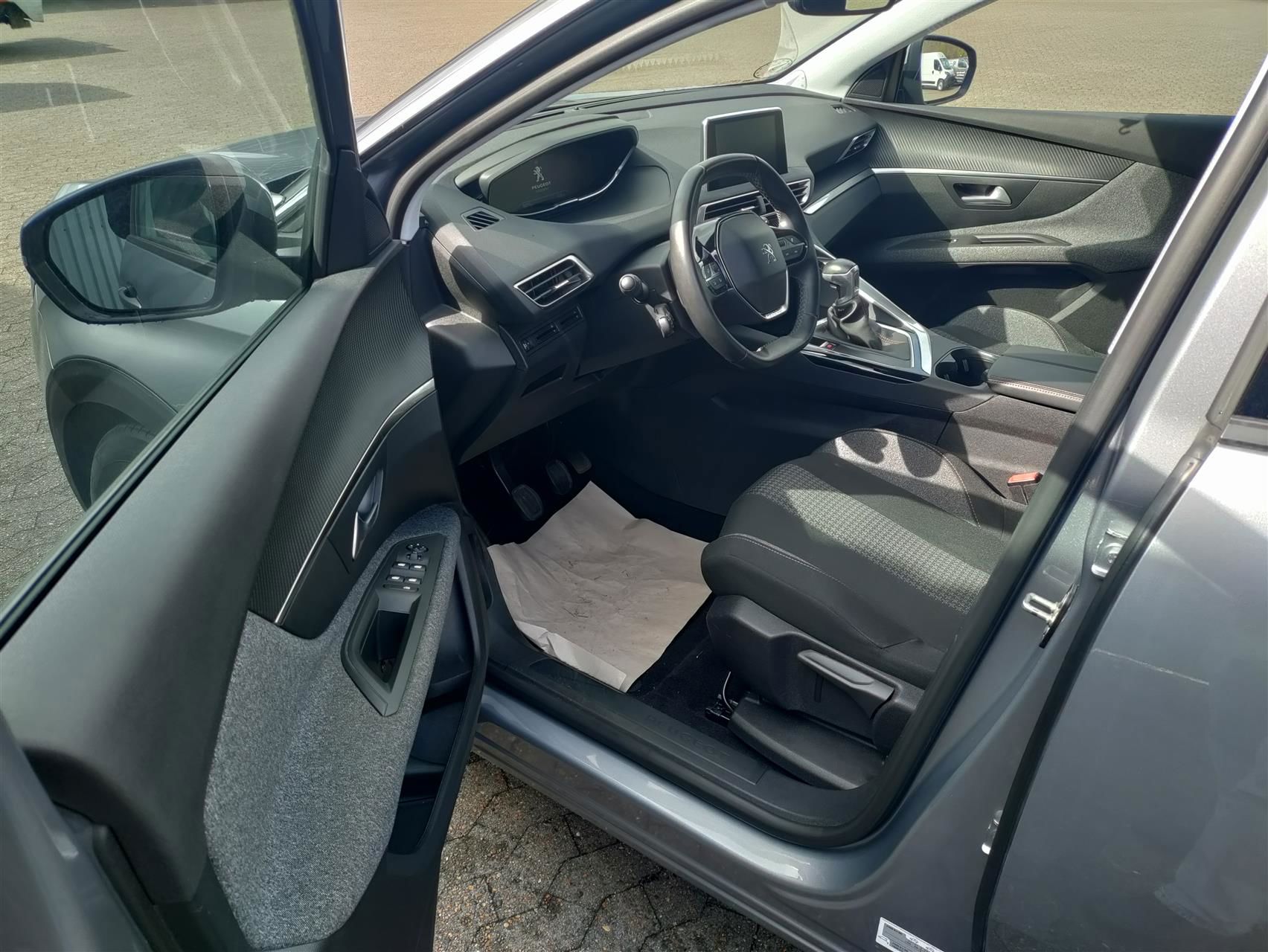 Billede af Peugeot 3008 1,2 e-THP Strike 130HK 5d 6g