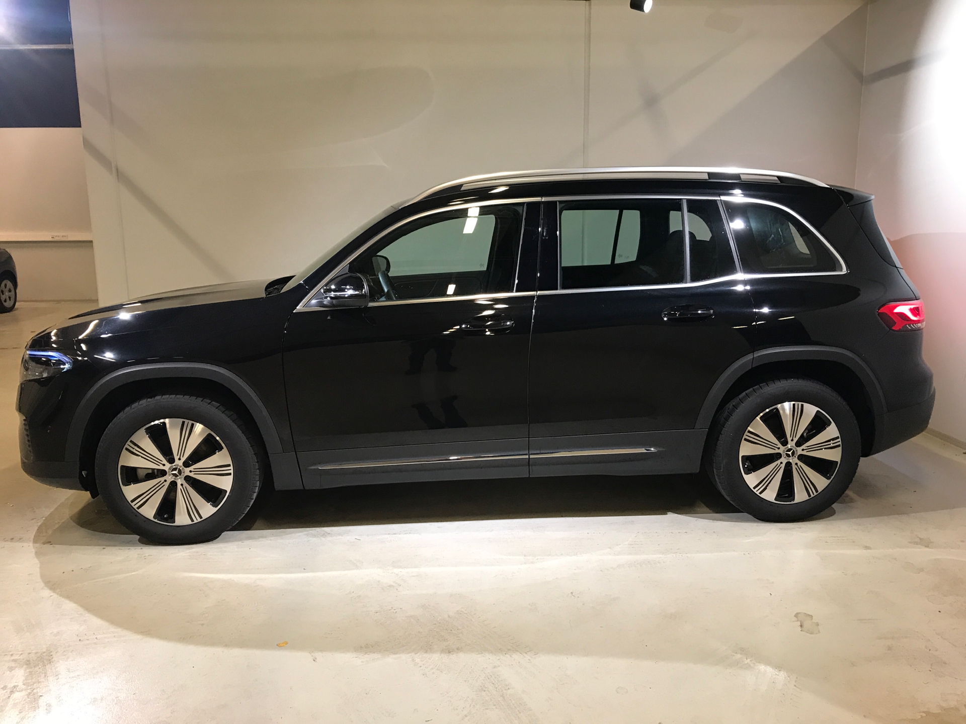 Billede af Mercedes-Benz EQB 250 EL Progressive 7 pers. 190HK 5d Aut.