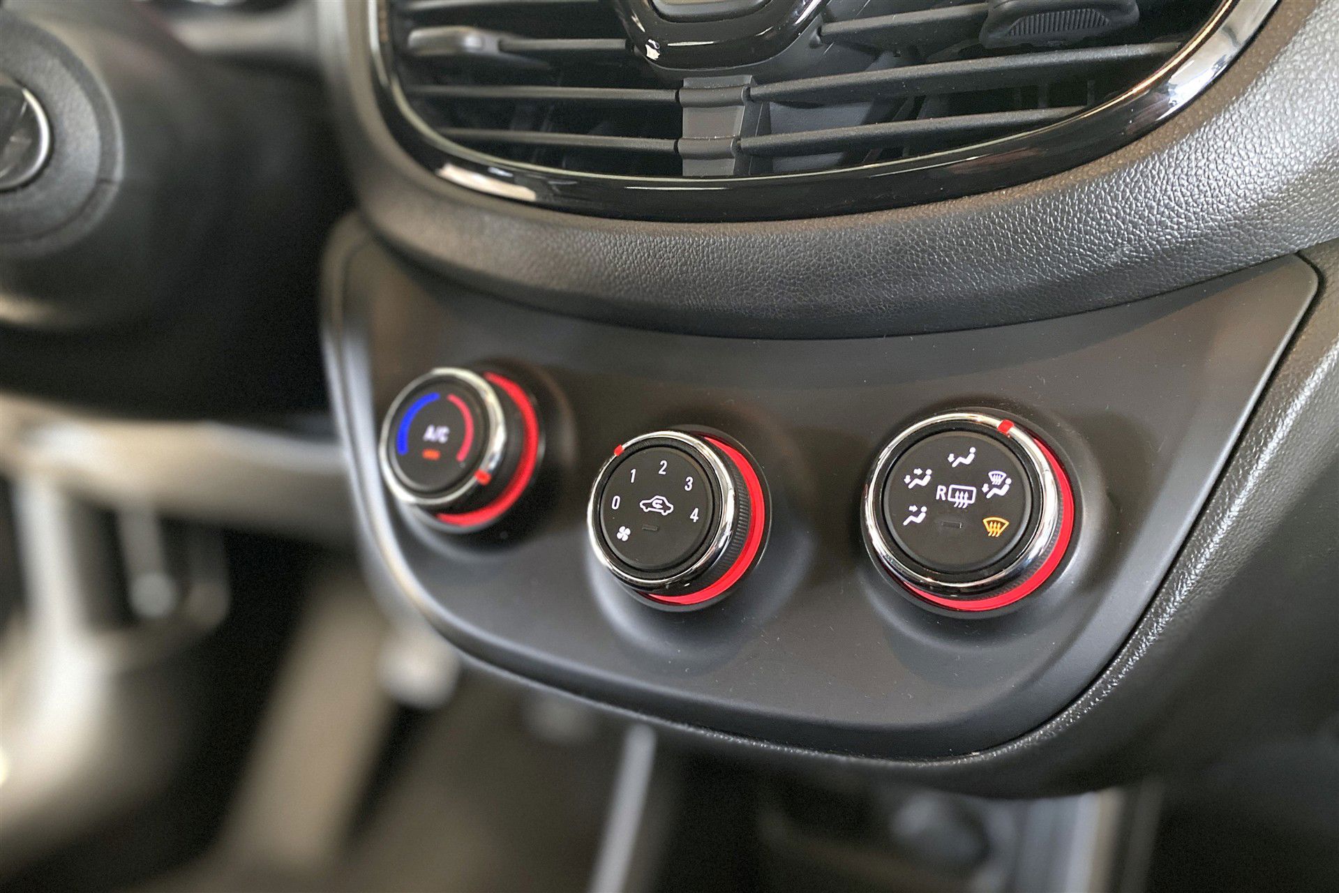 Billede af Opel Karl 1,0 Rocks 75HK 5d