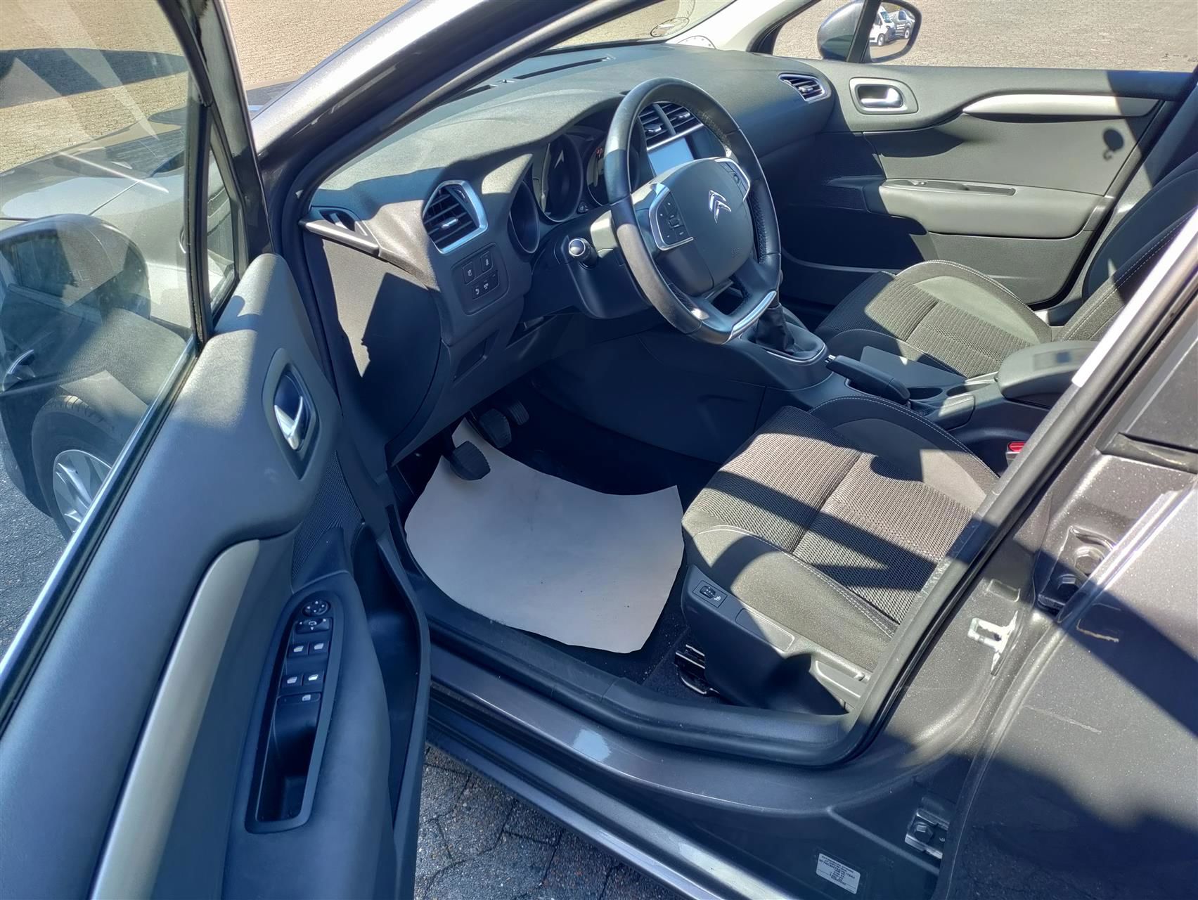Billede af Citroën C4 1,6 Blue HDi Feel Complet start/stop 100HK 5d