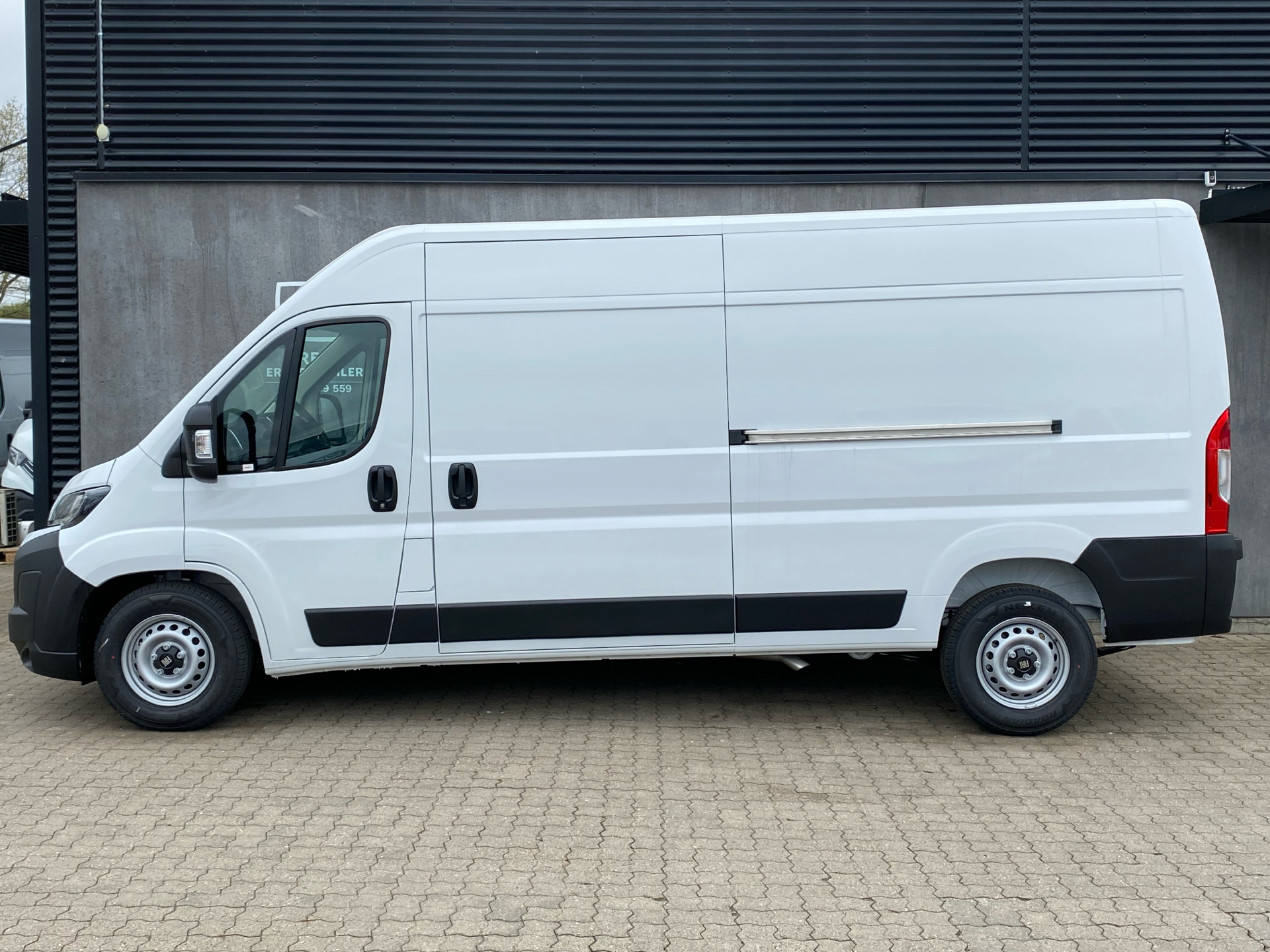Billede af Fiat Ducato 35M L3H2 2,2 Multijet Pro 180HK Van 9g Aut.