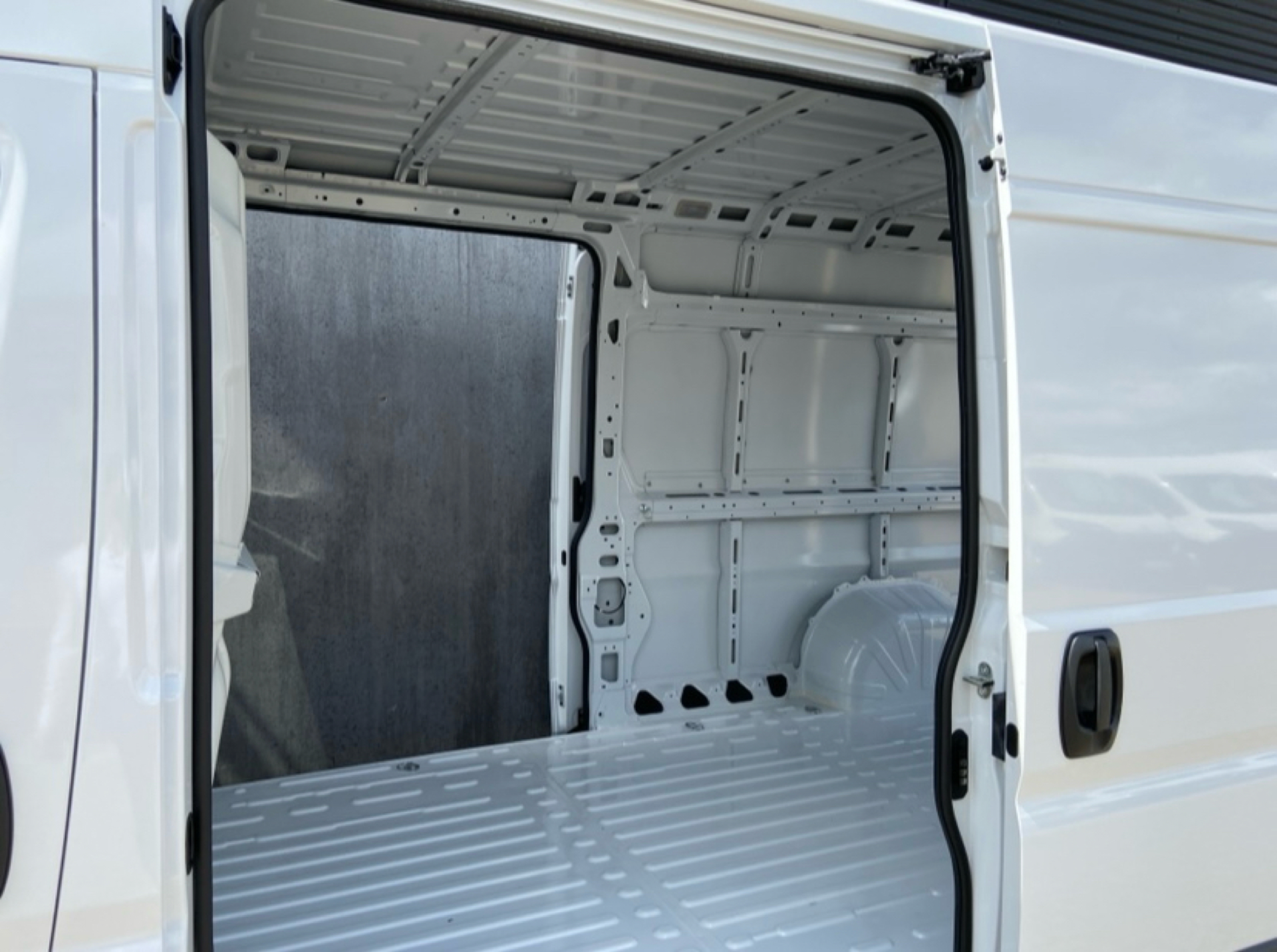 Billede af Fiat Ducato 35M L3H2 2,2 Multijet Pro 180HK Van 9g Aut.