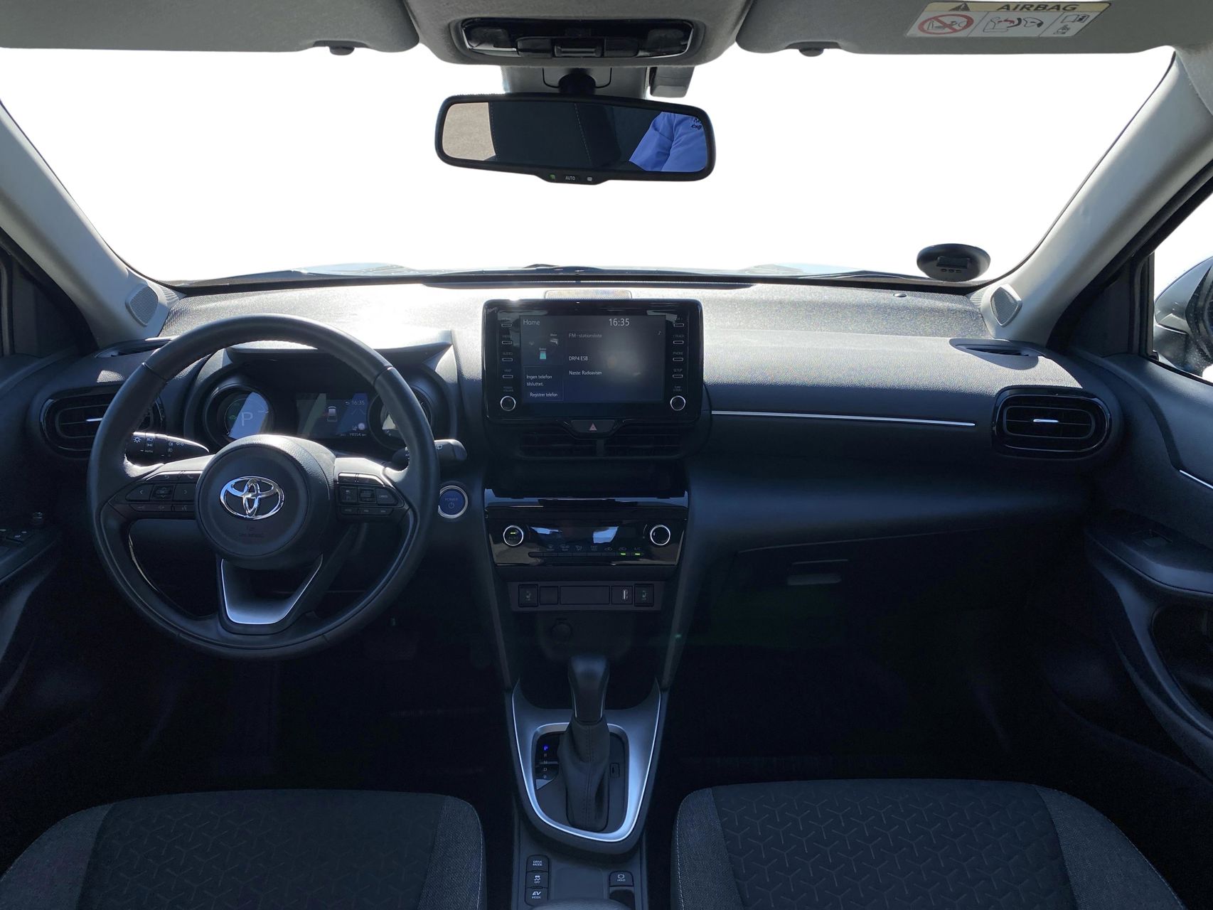 Billede af Toyota Yaris Cross 1,5 Hybrid Active 116HK 5d Trinl. Gear