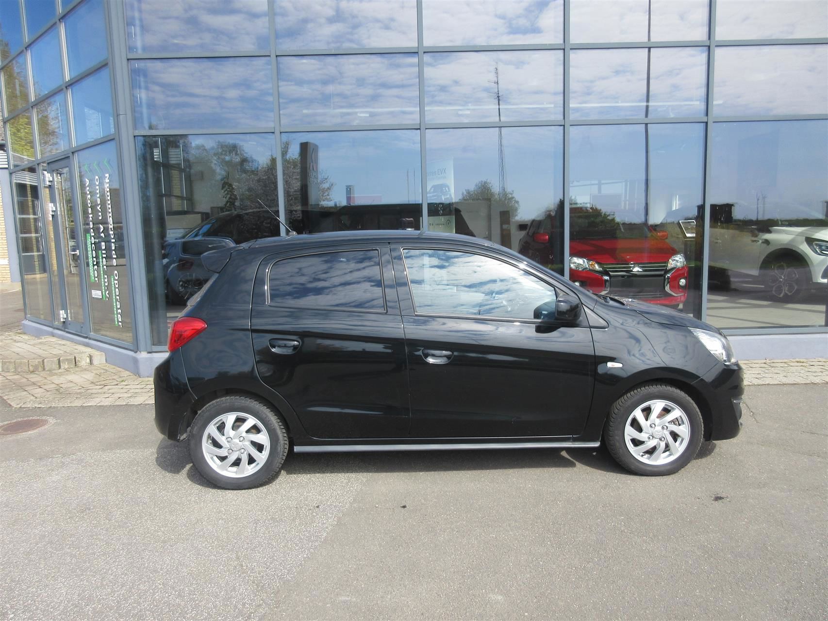 Billede af Mitsubishi Space Star 1,2 Inlead 80HK 5d