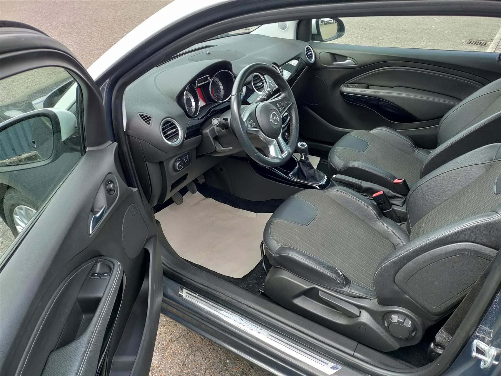 Billede af Opel Adam 1,4 GLAM 87HK 3d