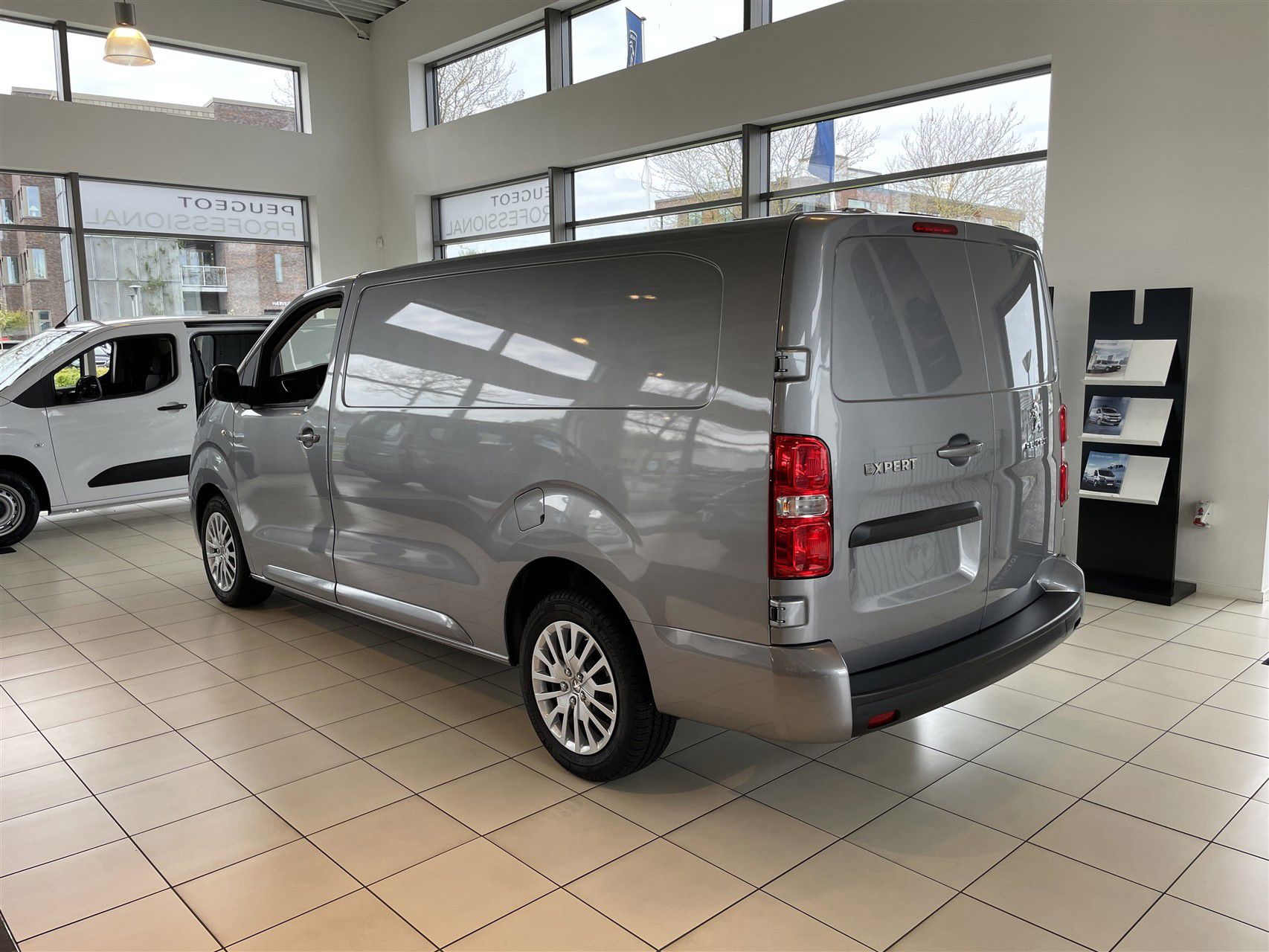 Billede af Peugeot Expert Expert PREMIUM L3 BlueHDi 144