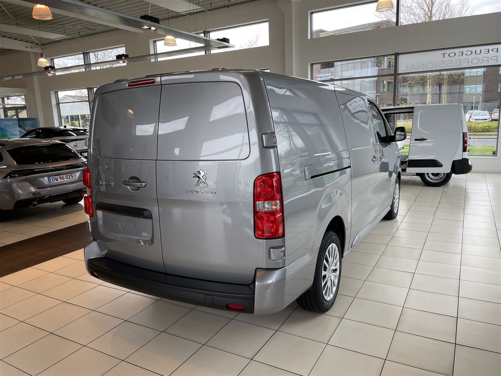 Billede af Peugeot Expert Expert PREMIUM L3 BlueHDi 144