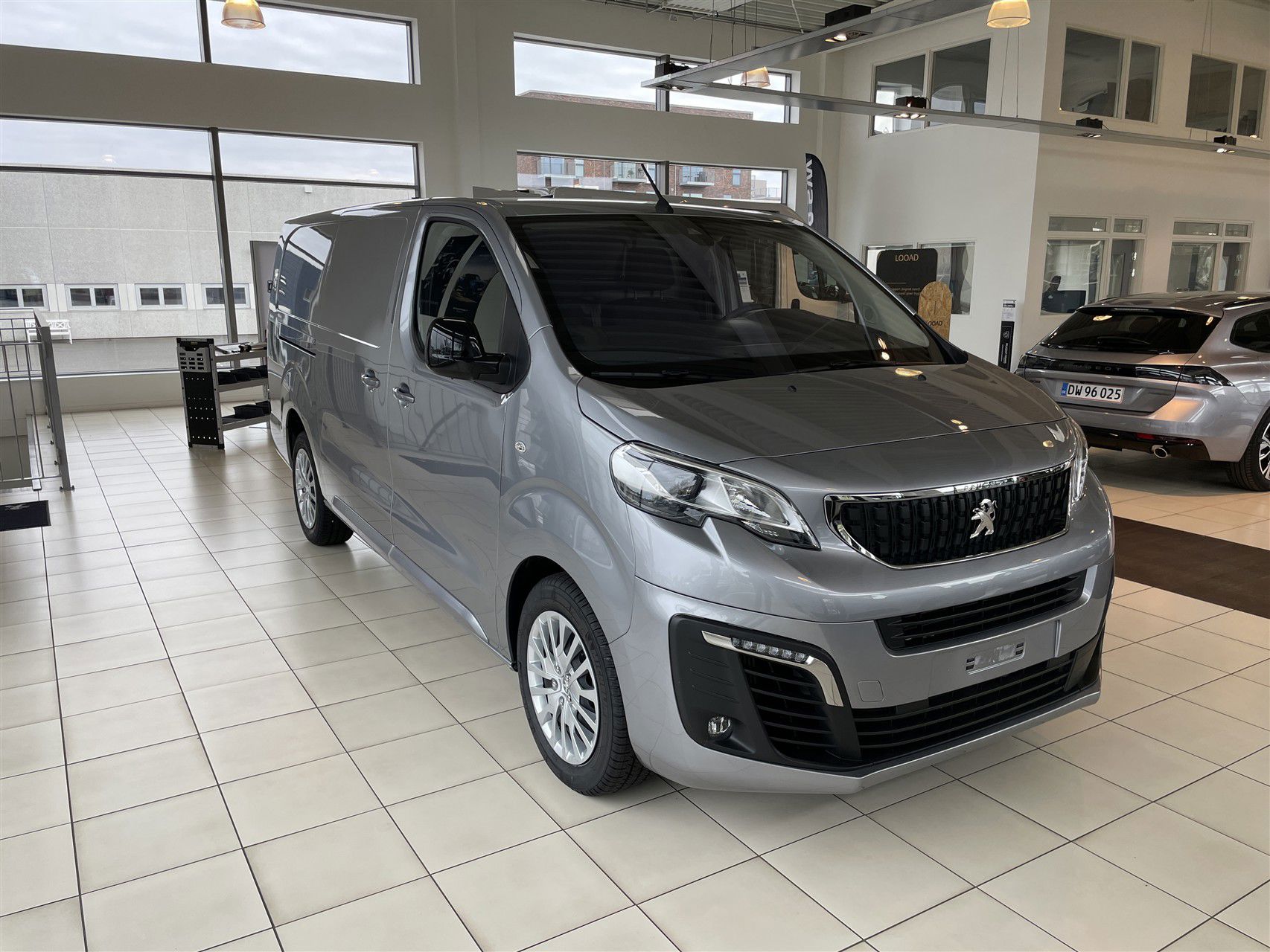 Billede af Peugeot Expert Expert PREMIUM L3 BlueHDi 144
