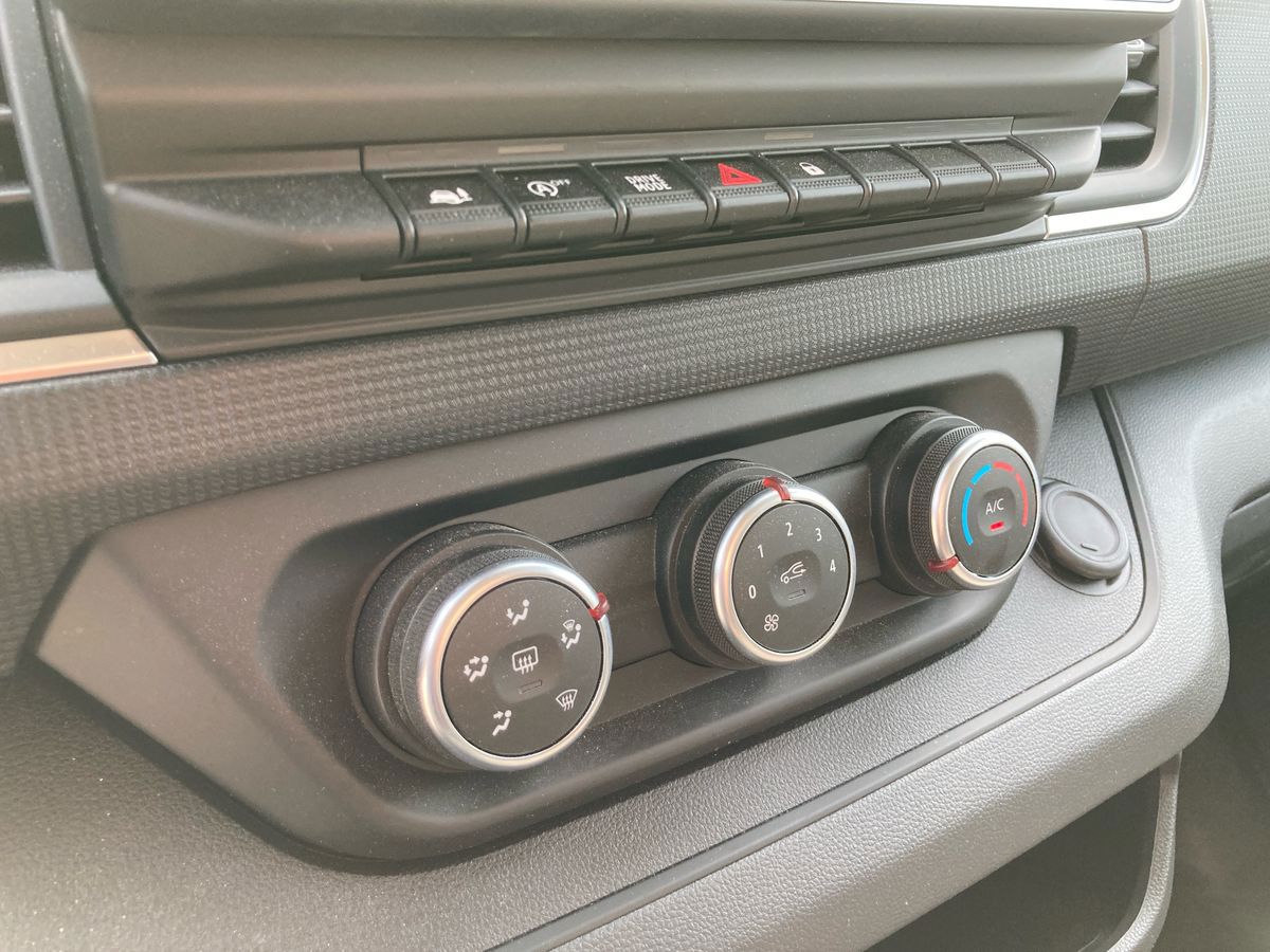 Billede af Nissan Primastar L2H1 2,0 DCi N-Connecta 150HK Van 6g Aut.