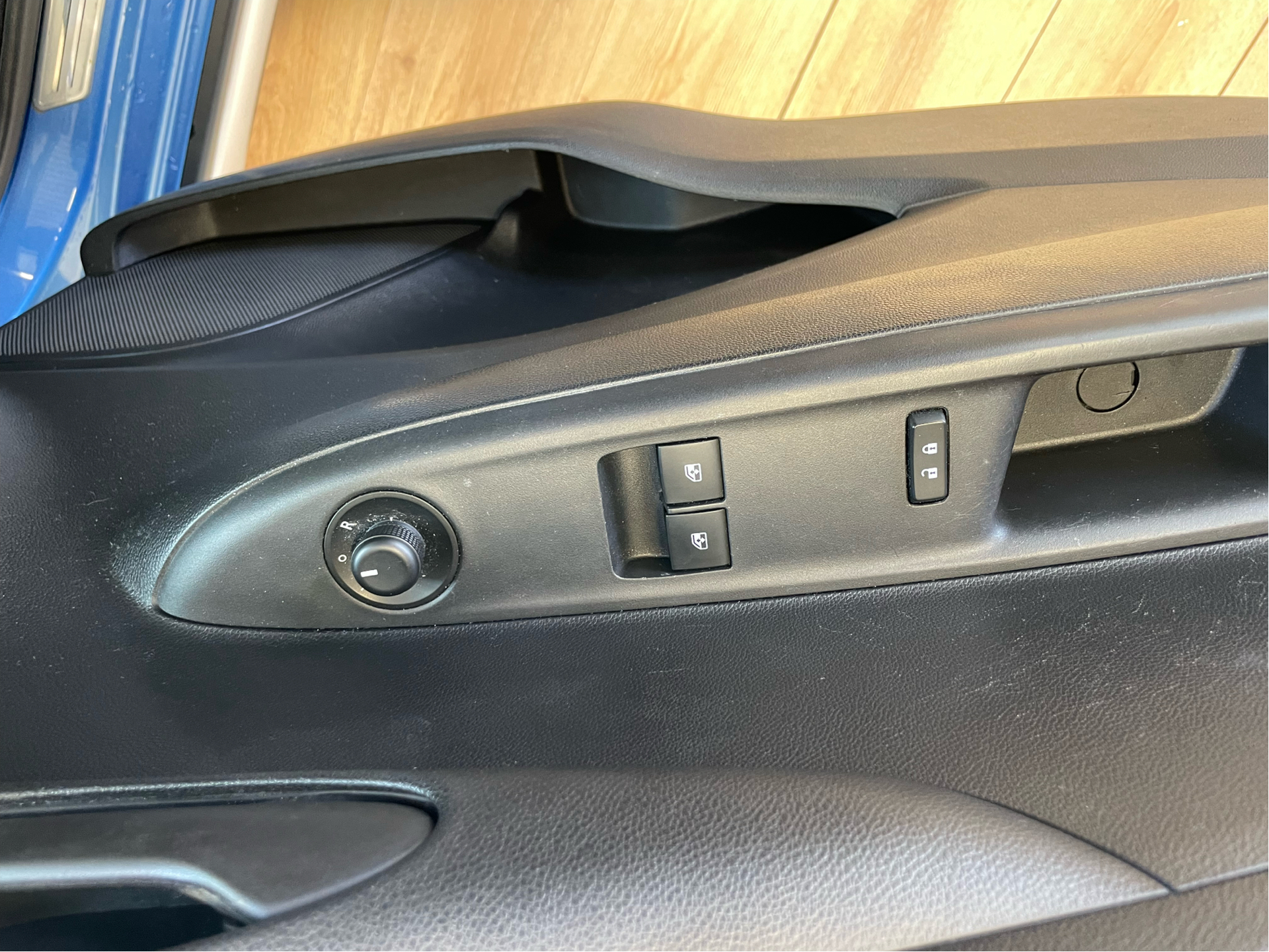 Billede af Opel Karl 1,0 Rocks 75HK 5d
