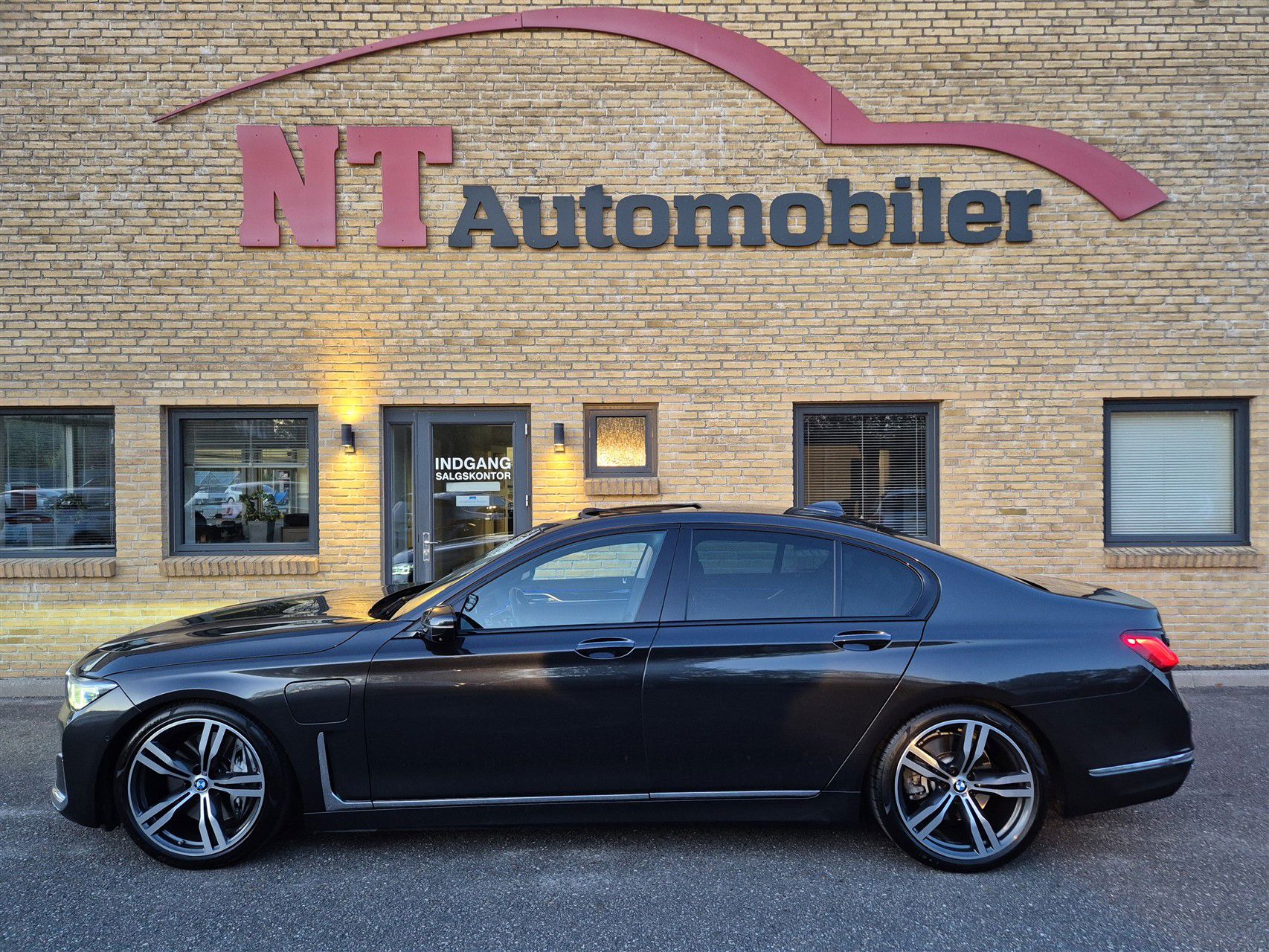 Billede af BMW 745e 3,0 Plugin-hybrid Connected Steptronic 399HK 8g Aut.