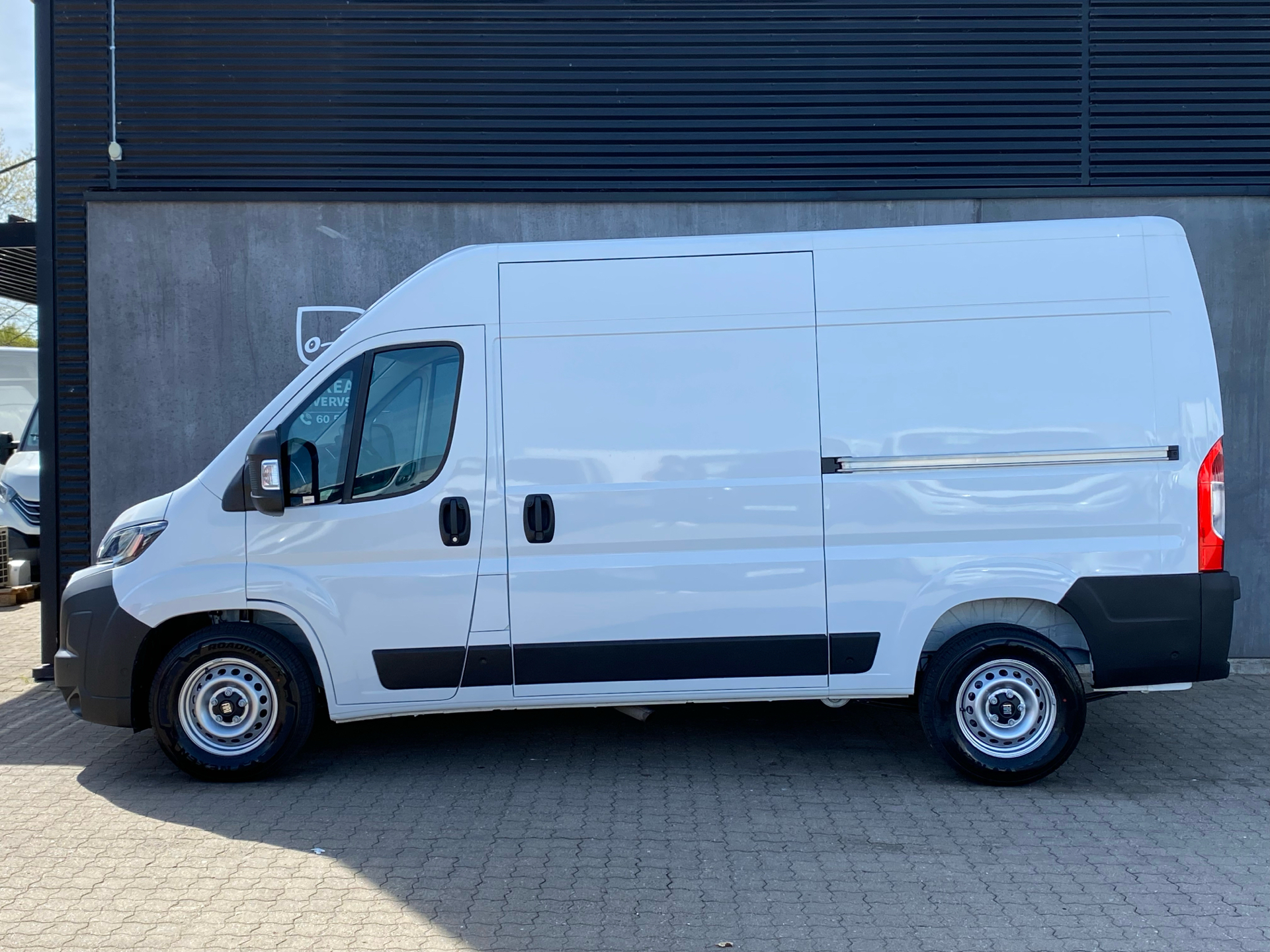 Billede af Fiat Ducato 35M L2H2 2,2 Multijet Pro+ 180HK Van 8g Aut.