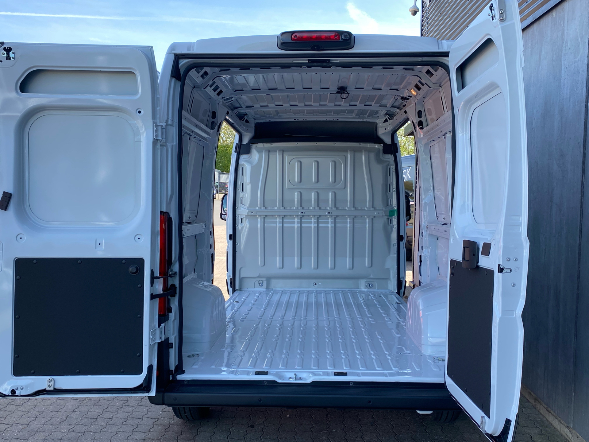 Billede af Fiat Ducato 35M L2H2 2,2 Multijet Pro+ 180HK Van 8g Aut.