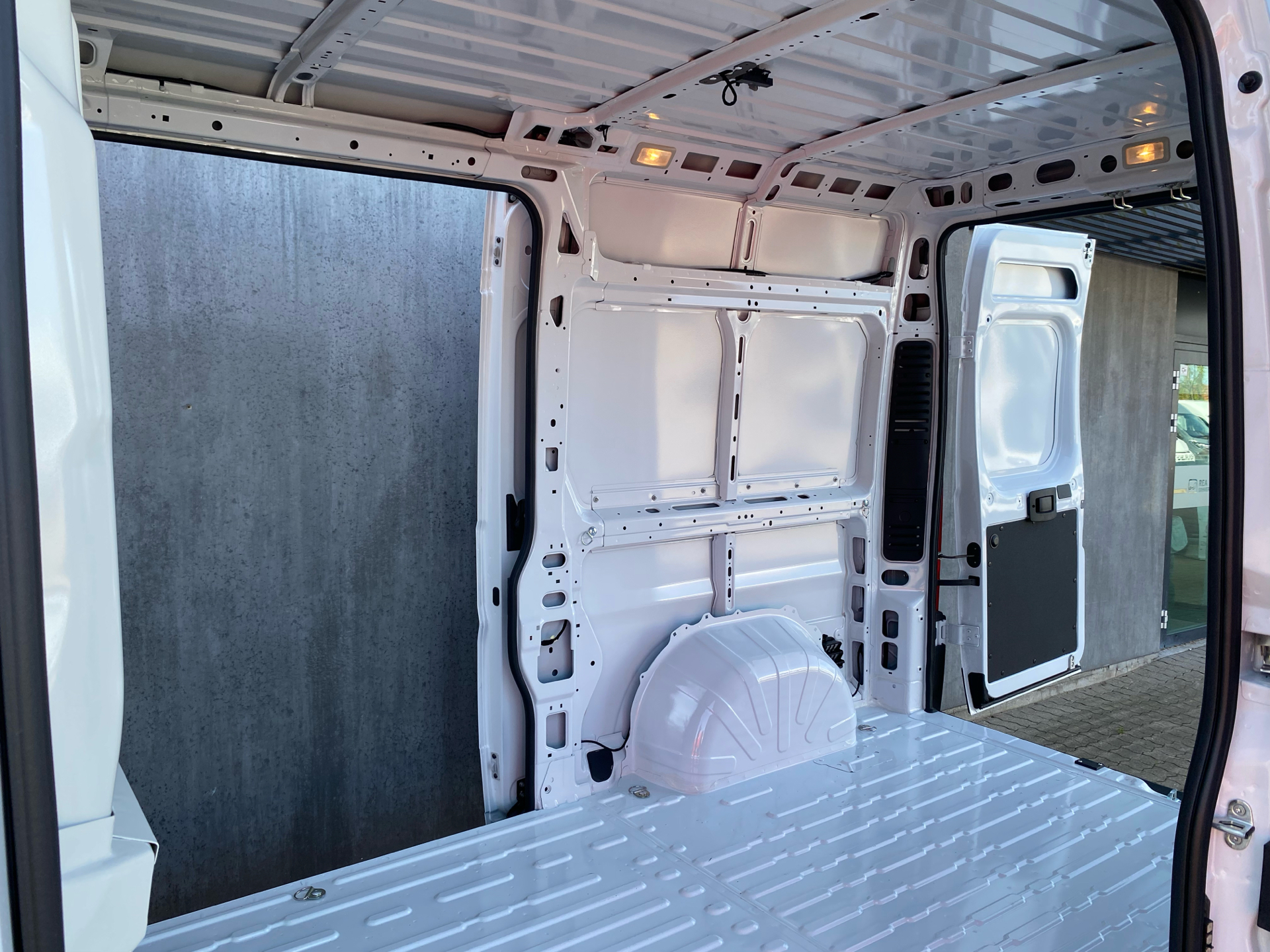 Billede af Fiat Ducato 35M L2H2 2,2 Multijet Pro+ 180HK Van 8g Aut.