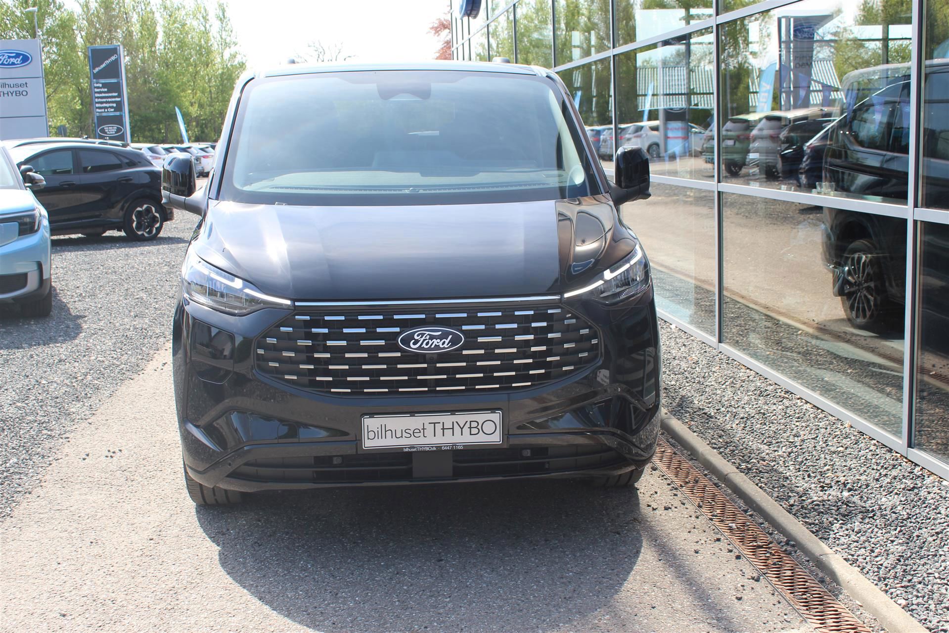 Billede af Ford Tourneo Custom 340 L1H1 2,5 Plugin-hybrid Titanium X CVT 233HK Aut.