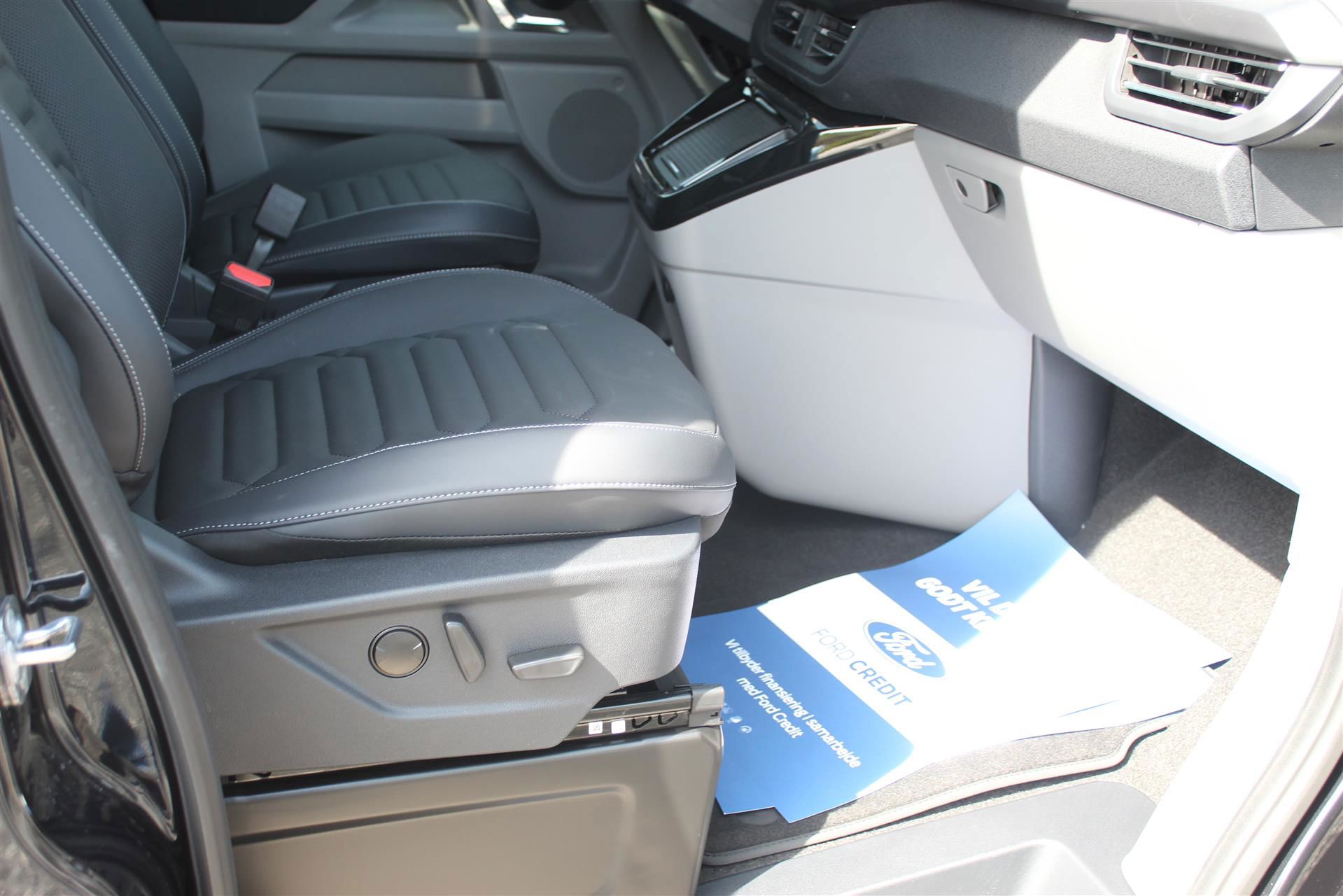 Billede af Ford Tourneo Custom 340 L1H1 2,5 Plugin-hybrid Titanium X CVT 233HK Aut.