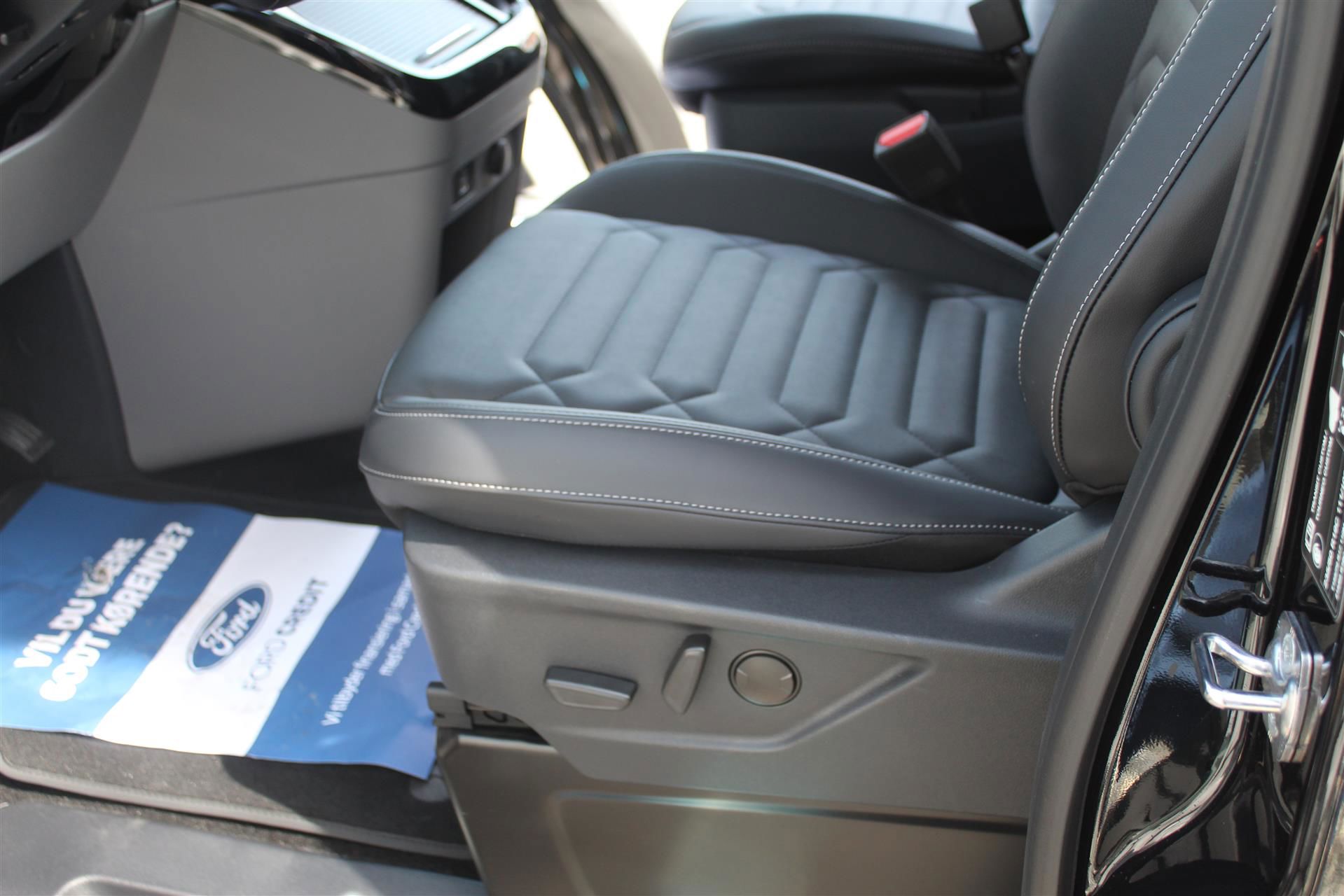 Billede af Ford Tourneo Custom 340 L1H1 2,5 Plugin-hybrid Titanium X CVT 233HK Aut.