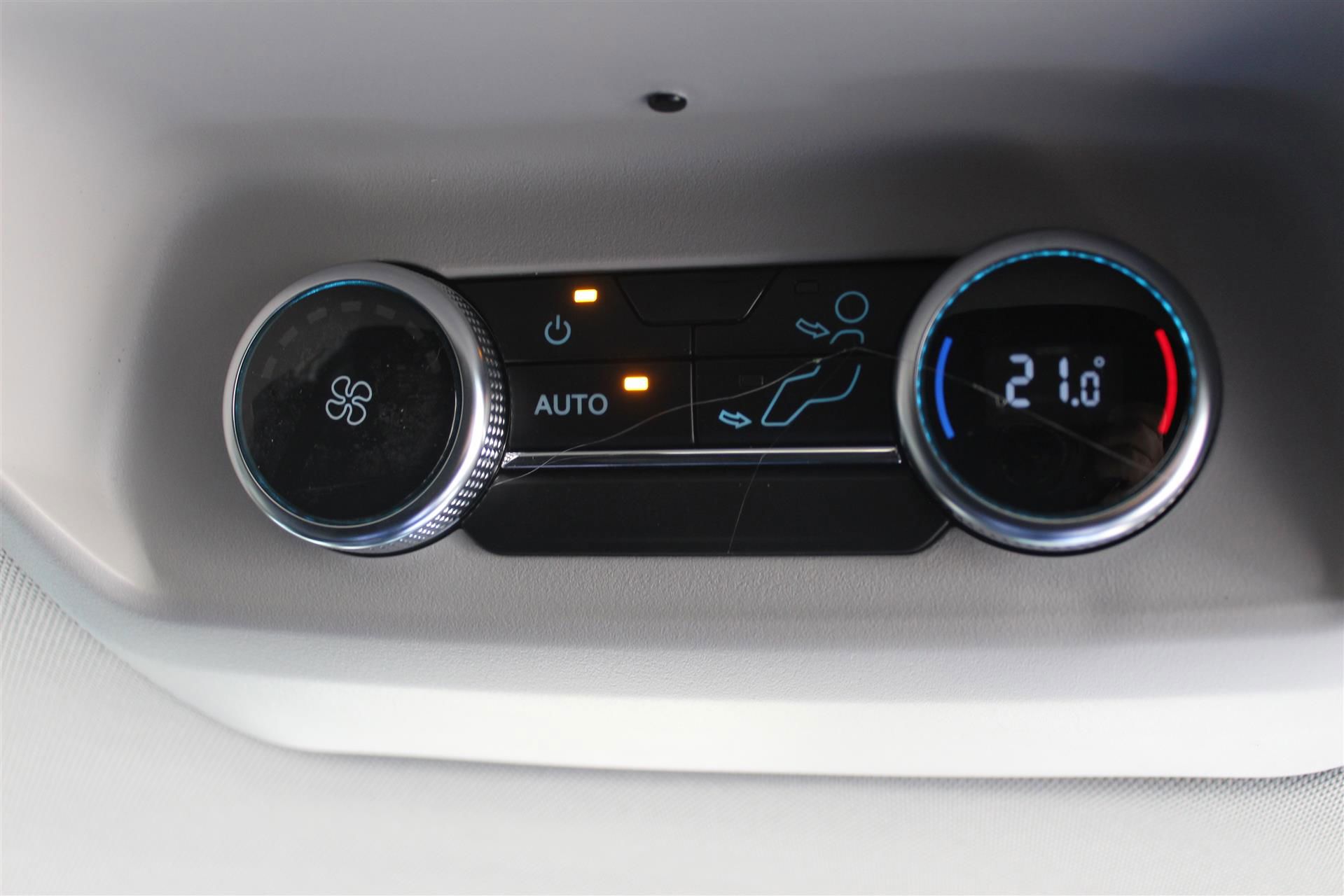 Billede af Ford Tourneo Custom 340 L1H1 2,5 Plugin-hybrid Titanium X CVT 233HK Aut.
