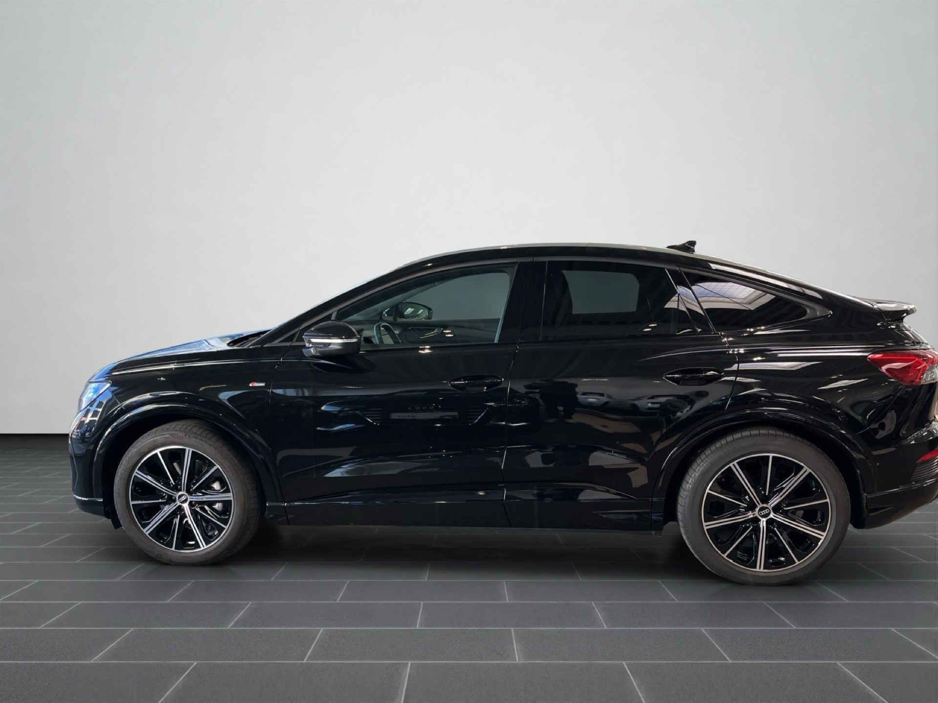 Billede af Audi Q4 Sportback 40 E-tron S Line 204HK 5d Aut.