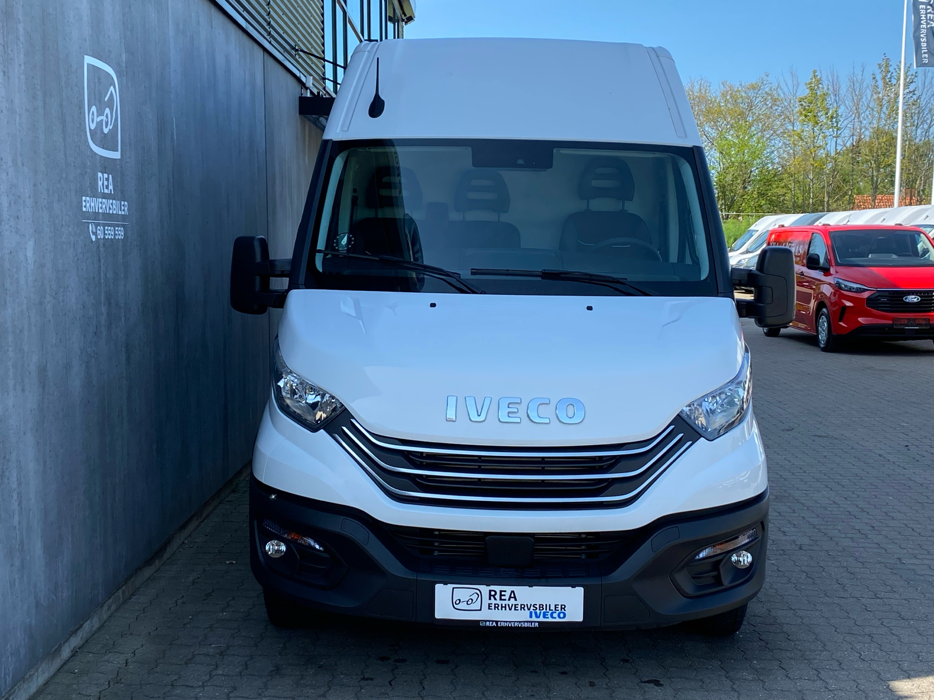 Billede af Iveco Daily 35C18 12m3 3,0 D Hi-Matic 180HK Van 8g Aut.