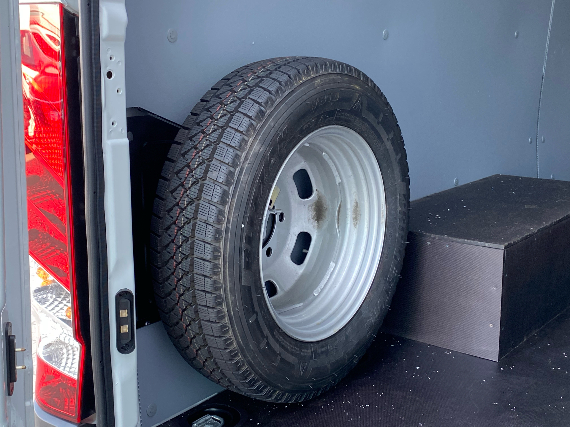 Billede af Iveco Daily 35C18 12m3 3,0 D Hi-Matic 180HK Van 8g Aut.