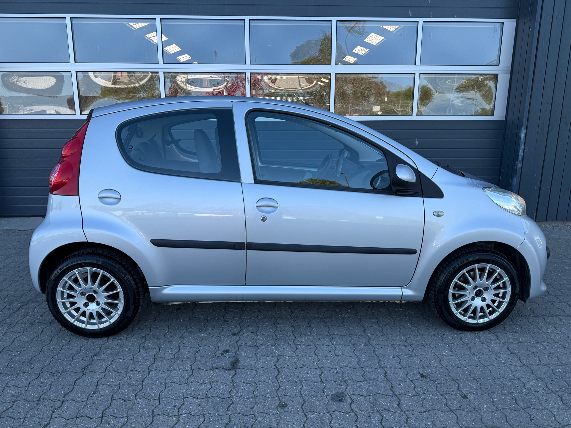 Billede af Peugeot 107 1,0 12V Urban 68HK 5d