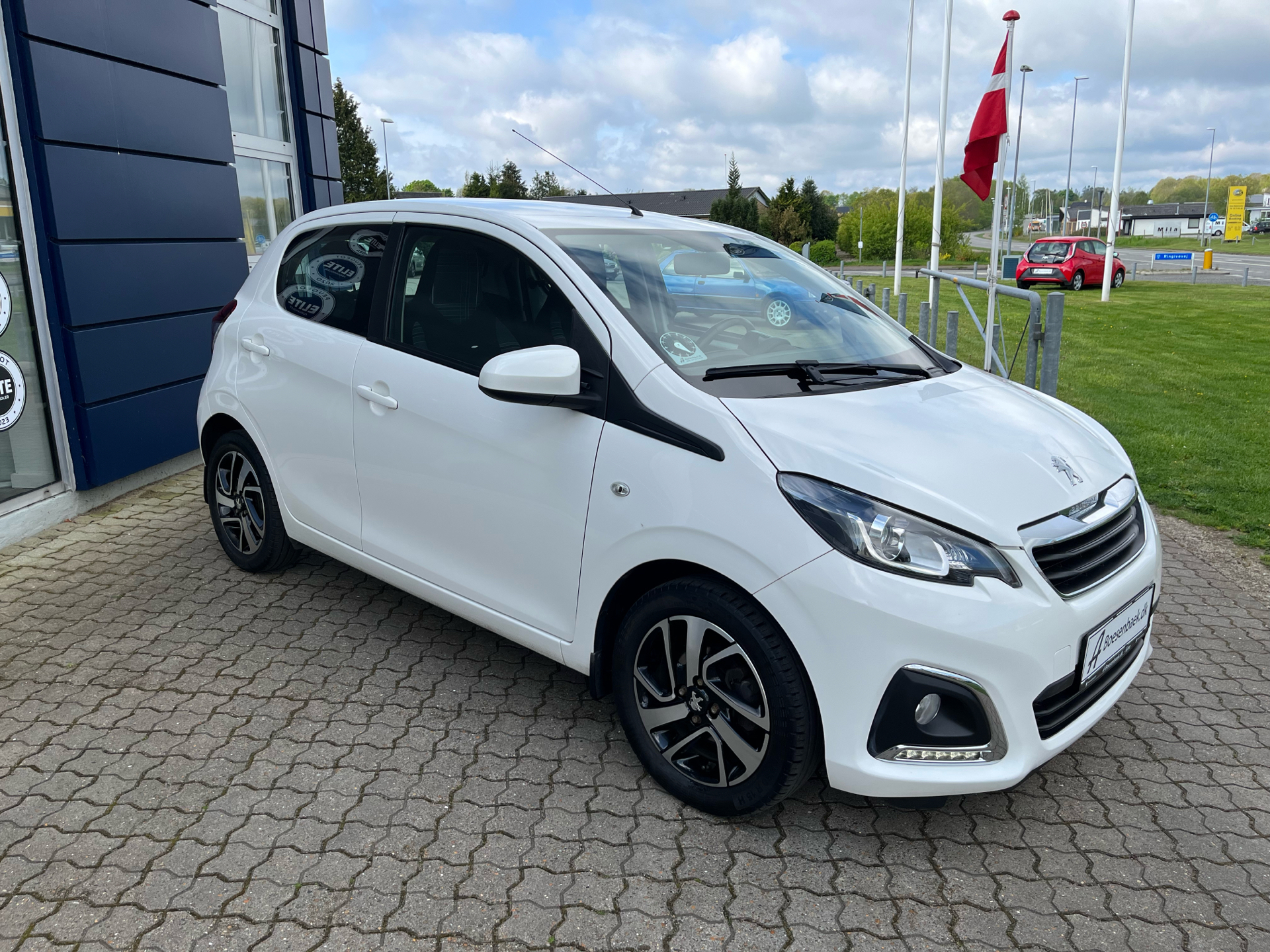 Billede af Peugeot 108 1,0 e-Vti More+ 69HK 5d