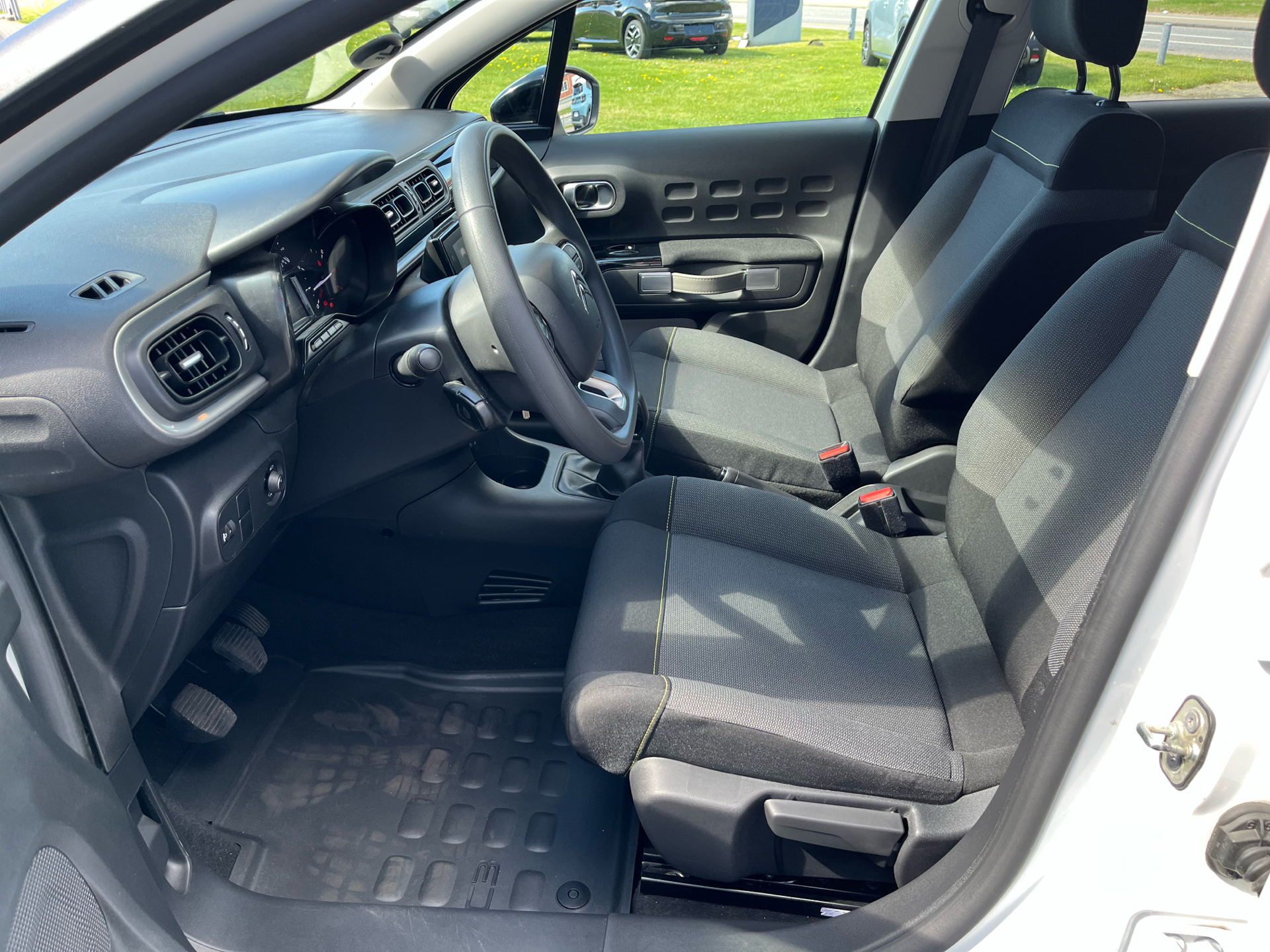 Billede af Citroën C3 1,2 PureTech Shine Ltd. 83HK 5d