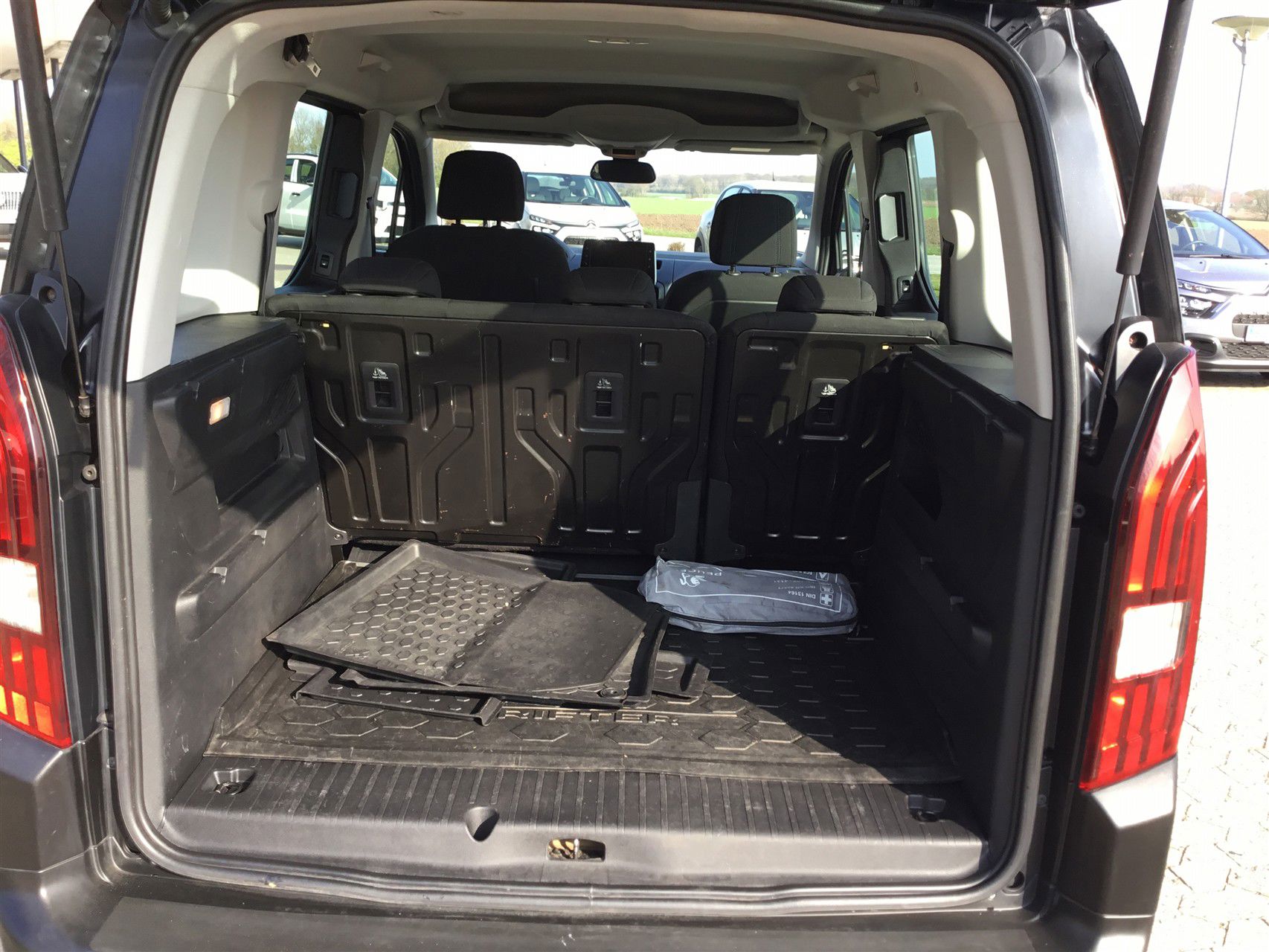 Billede af Peugeot Rifter L1 7 Sæder 1,5 BlueHDi Allure 100HK