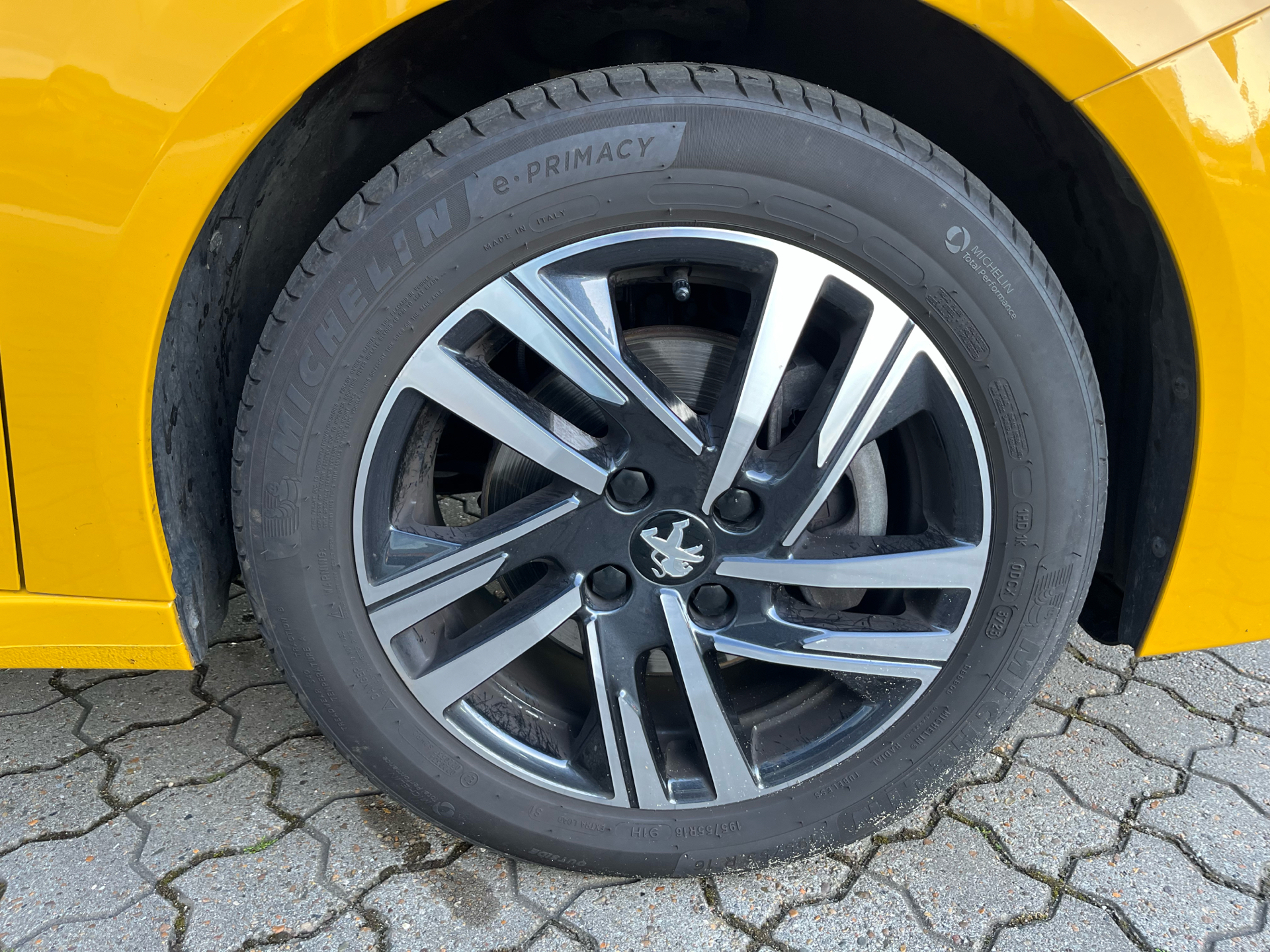 Billede af Peugeot 208 1,2 PureTech Allure Pack 100HK 5d 6g