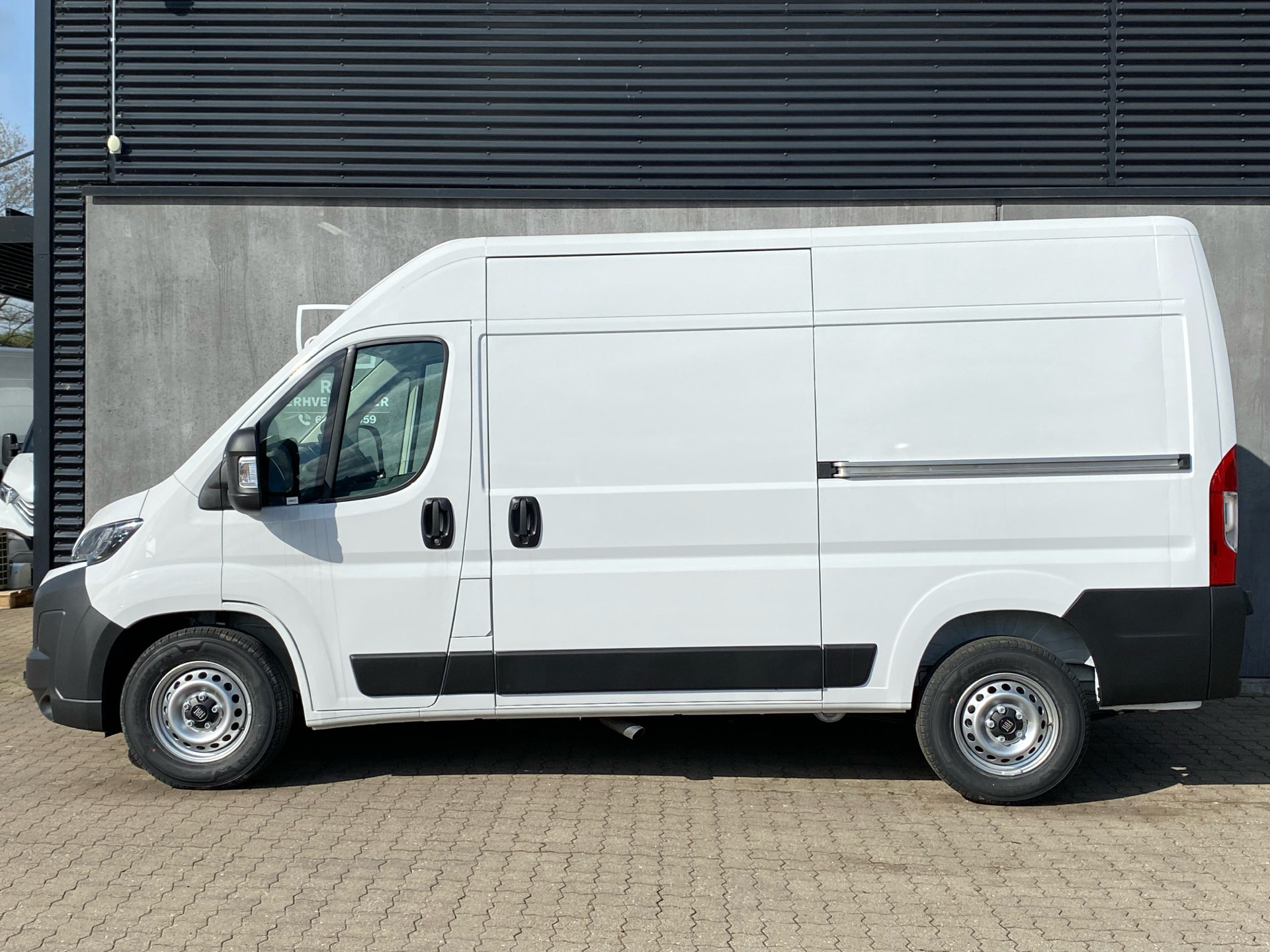 Billede af Fiat Ducato 35M L2H2 2,2 Multijet Pro 180HK Van 8g Aut.