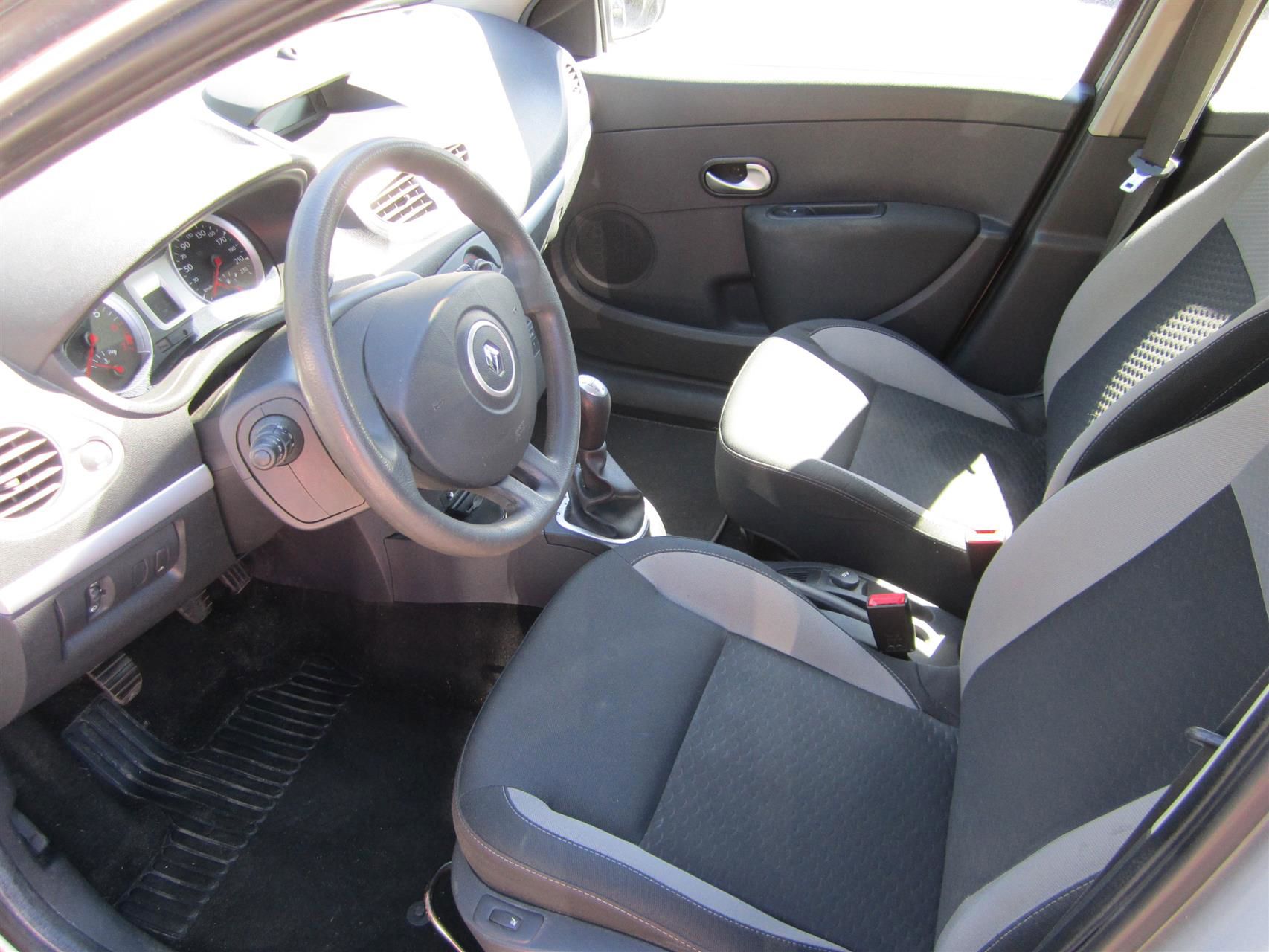 Billede af Renault Clio Sport Tourer 1,2 16V Authentique 75HK Stc