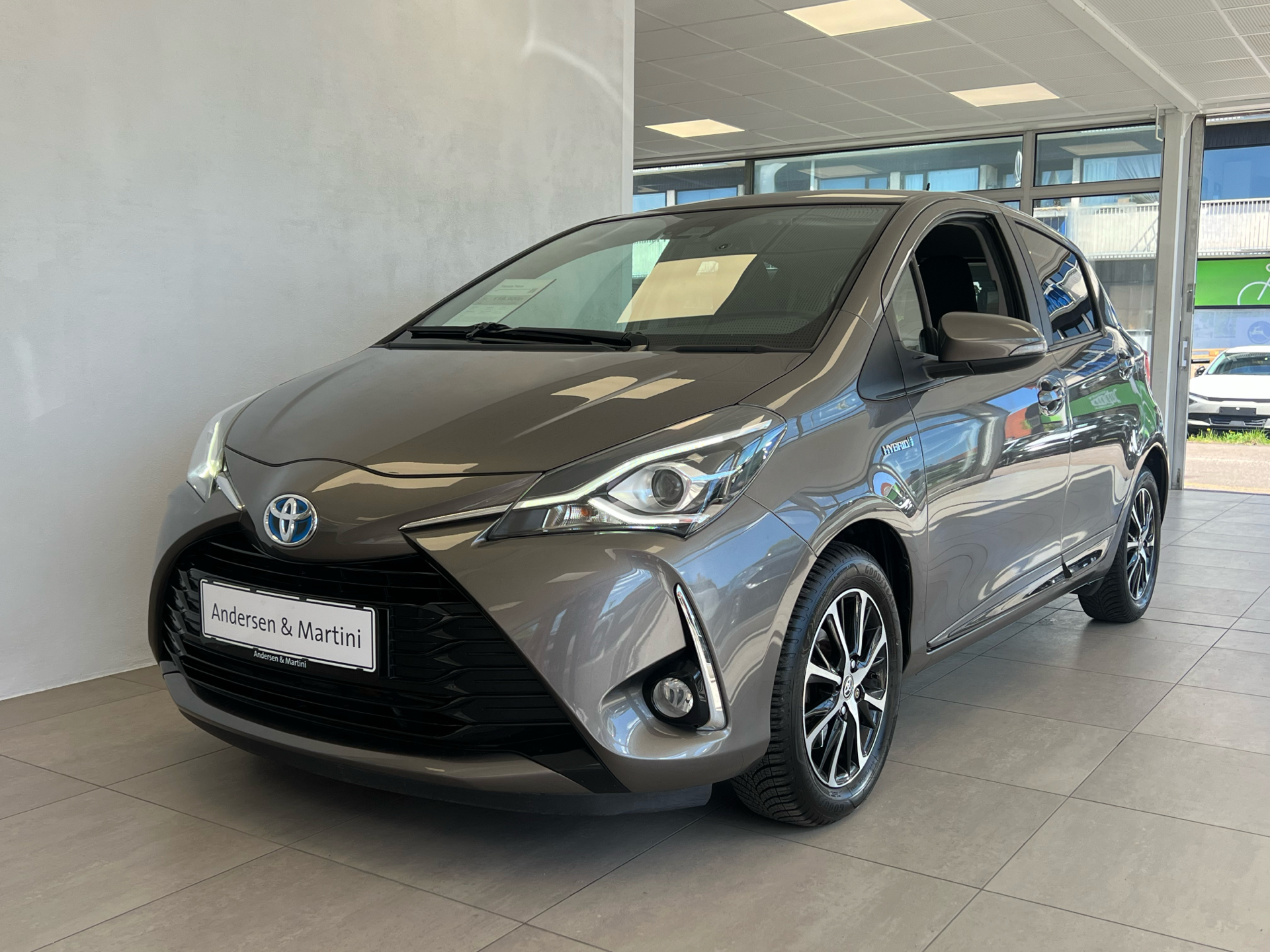 Billede af Toyota Yaris 1,5 Hybrid H3 Smartpakke E-CVT 100HK 5d Trinl. Gear
