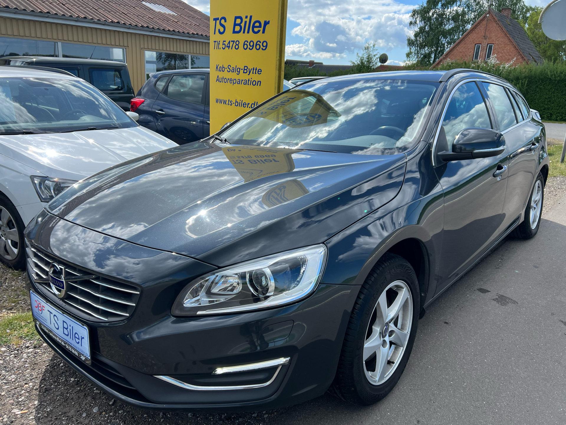 Billede af Volvo V60 2,0 T4 Momentum 190HK Stc 6g Aut.