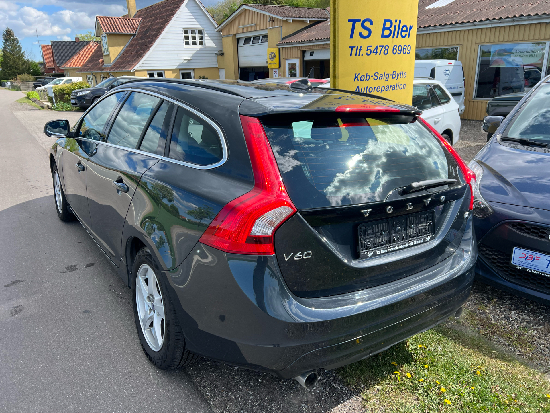 Billede af Volvo V60 2,0 T4 Momentum 190HK Stc 6g Aut.